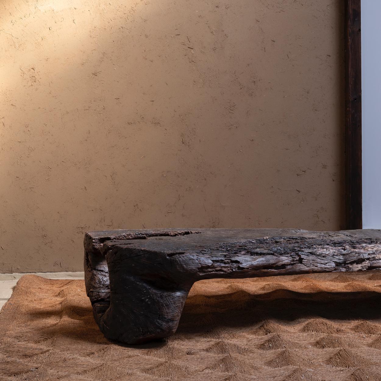 Primitive Live Edge Coffee Table from France In Good Condition In Tokyo, Tokyo