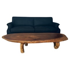 Mesa baja francesa primitiva de cantos vivos