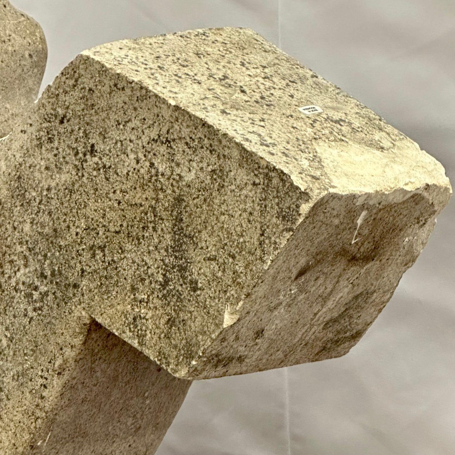 Scultura primitiva in pietra indonesiana della metà del secolo scorso, statua su supporto, 20° sec. in vendita 10