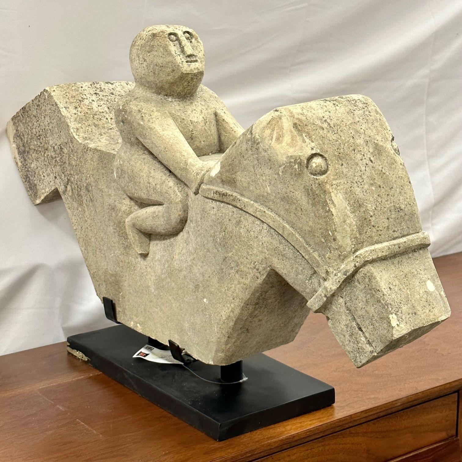 Pierre Primitive Mid-Century Modern Indonesian Stone Sculpture, Statue on Stand, 20th C. en vente