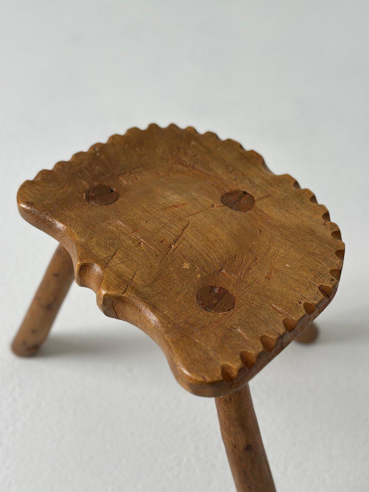 Tabouret de traite rustique 1930 en vente 2