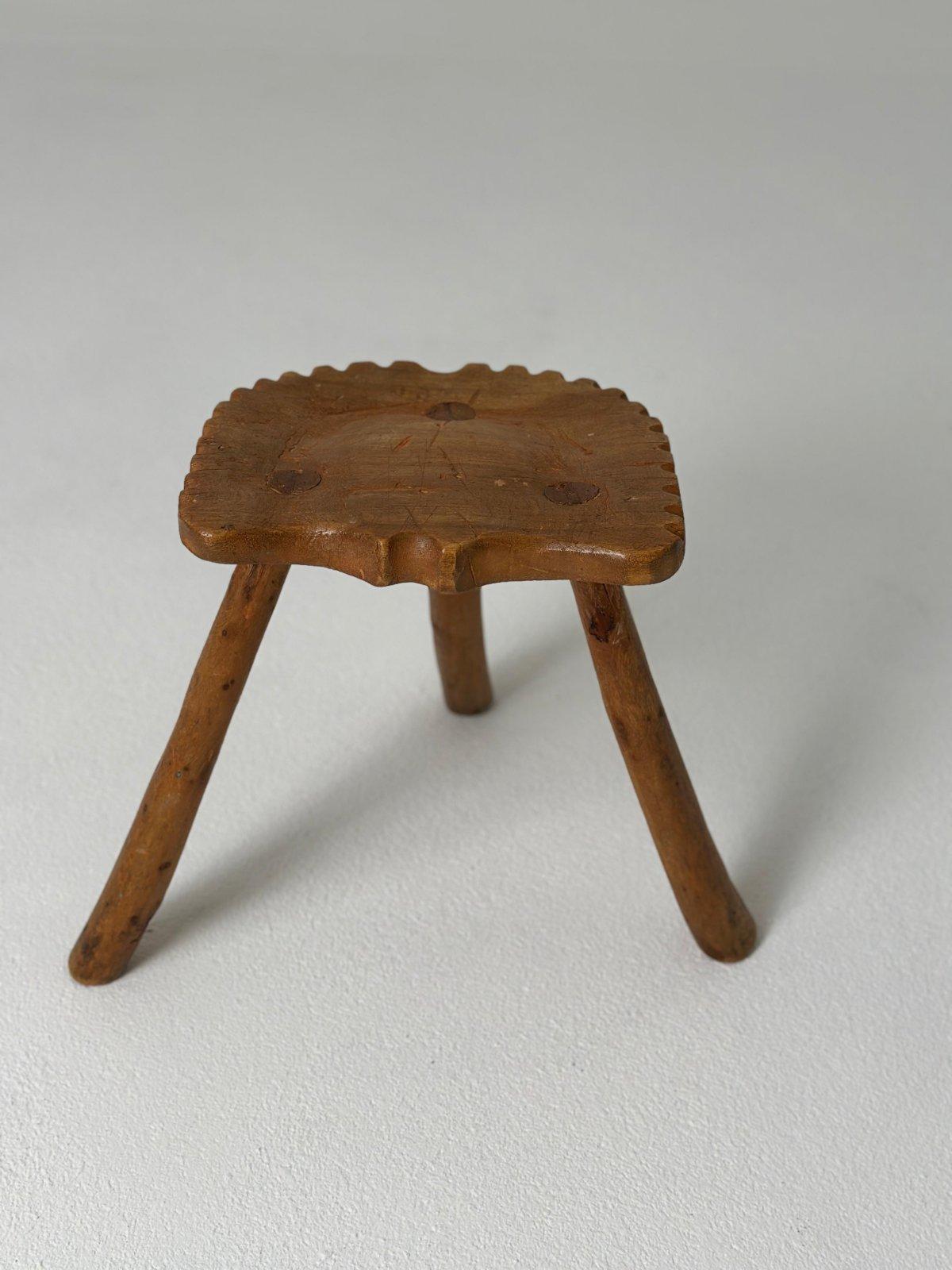 Tabouret de traite rustique 1930 en vente 3