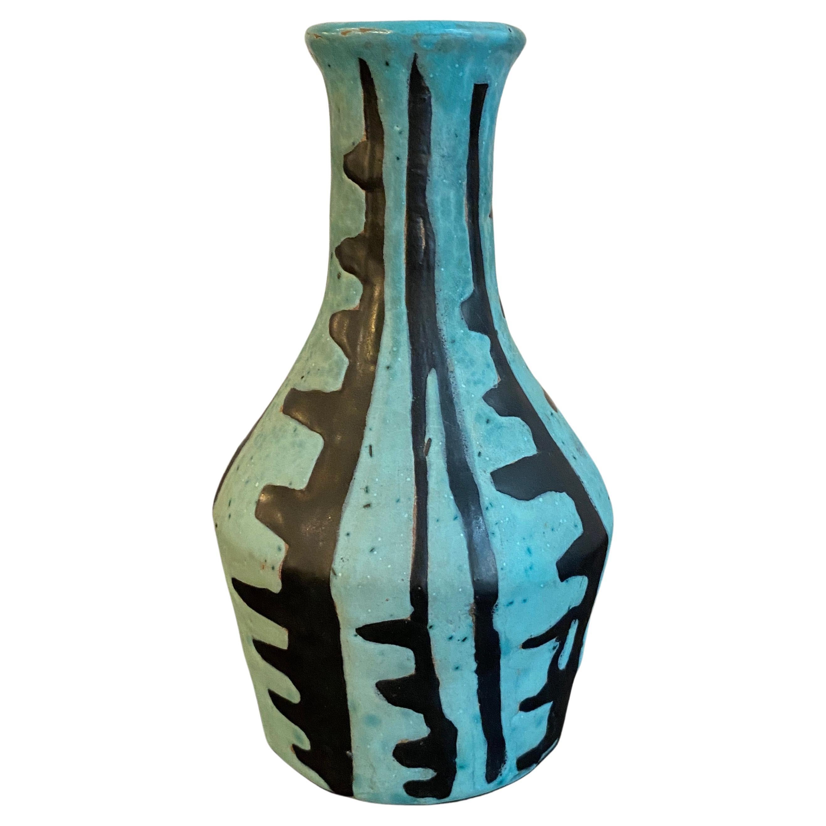 Moderne Kunstkeramik-Vase im Stammesstil von Livia Gorka
