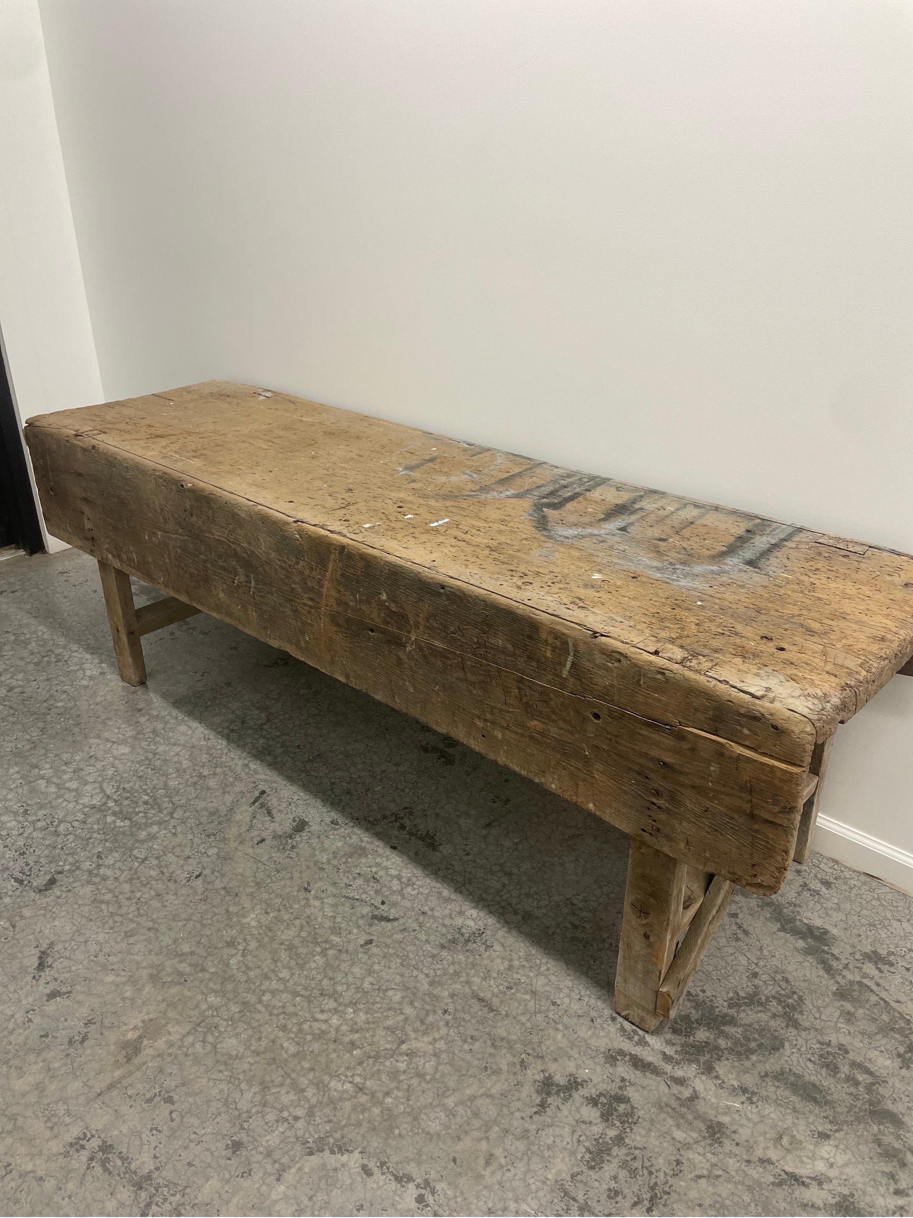 Brutalistischer primitiver Mortuary-Tisch, Industrielle Werkbänke (Primitiv) im Angebot
