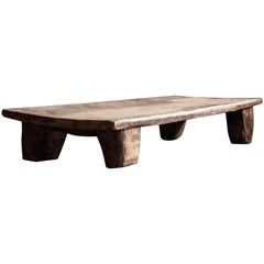 Table basse primitive Naga en bois rustique