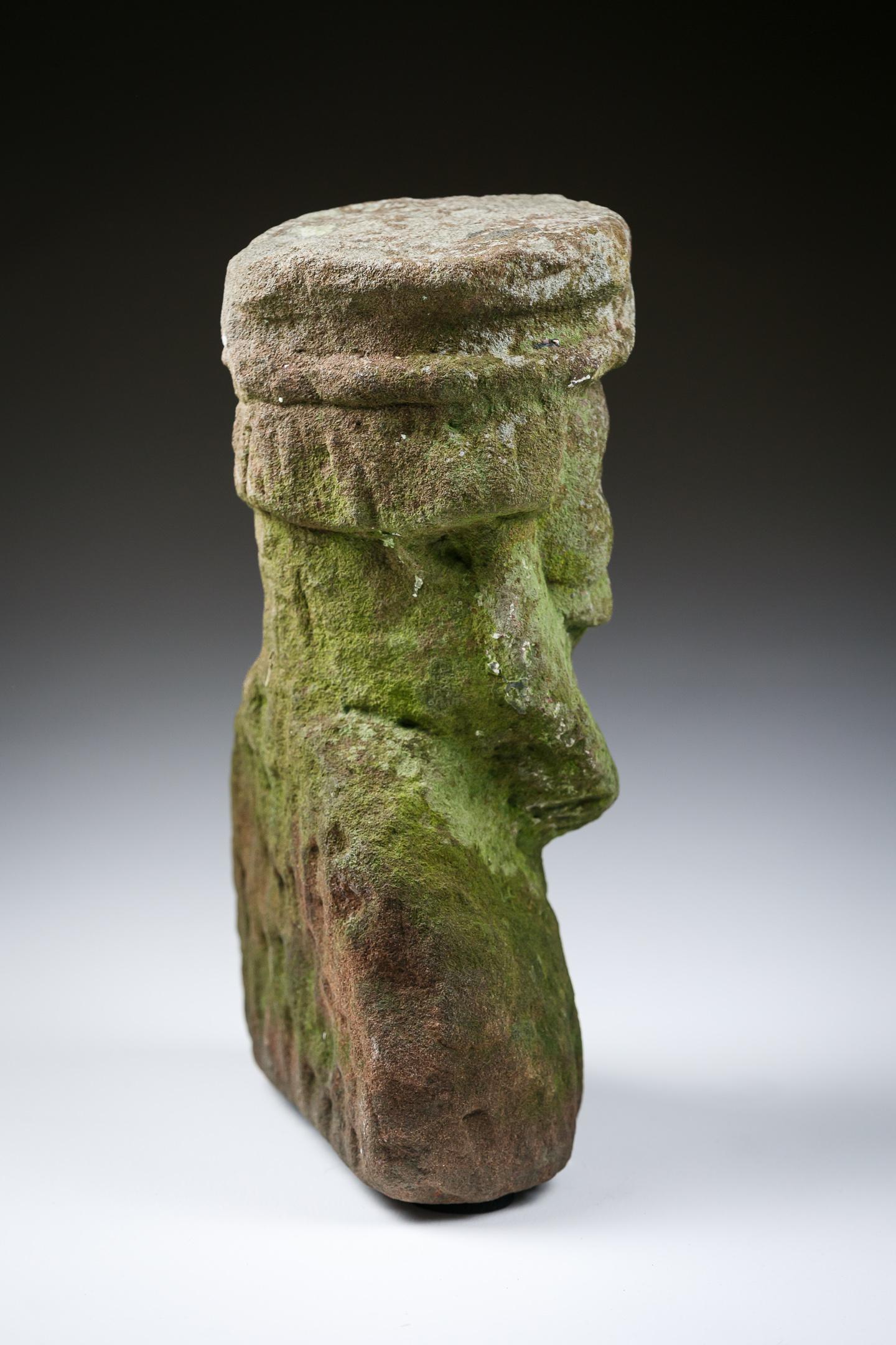 Buste primitif en pierre sculptée du pays du Nord en vente 4