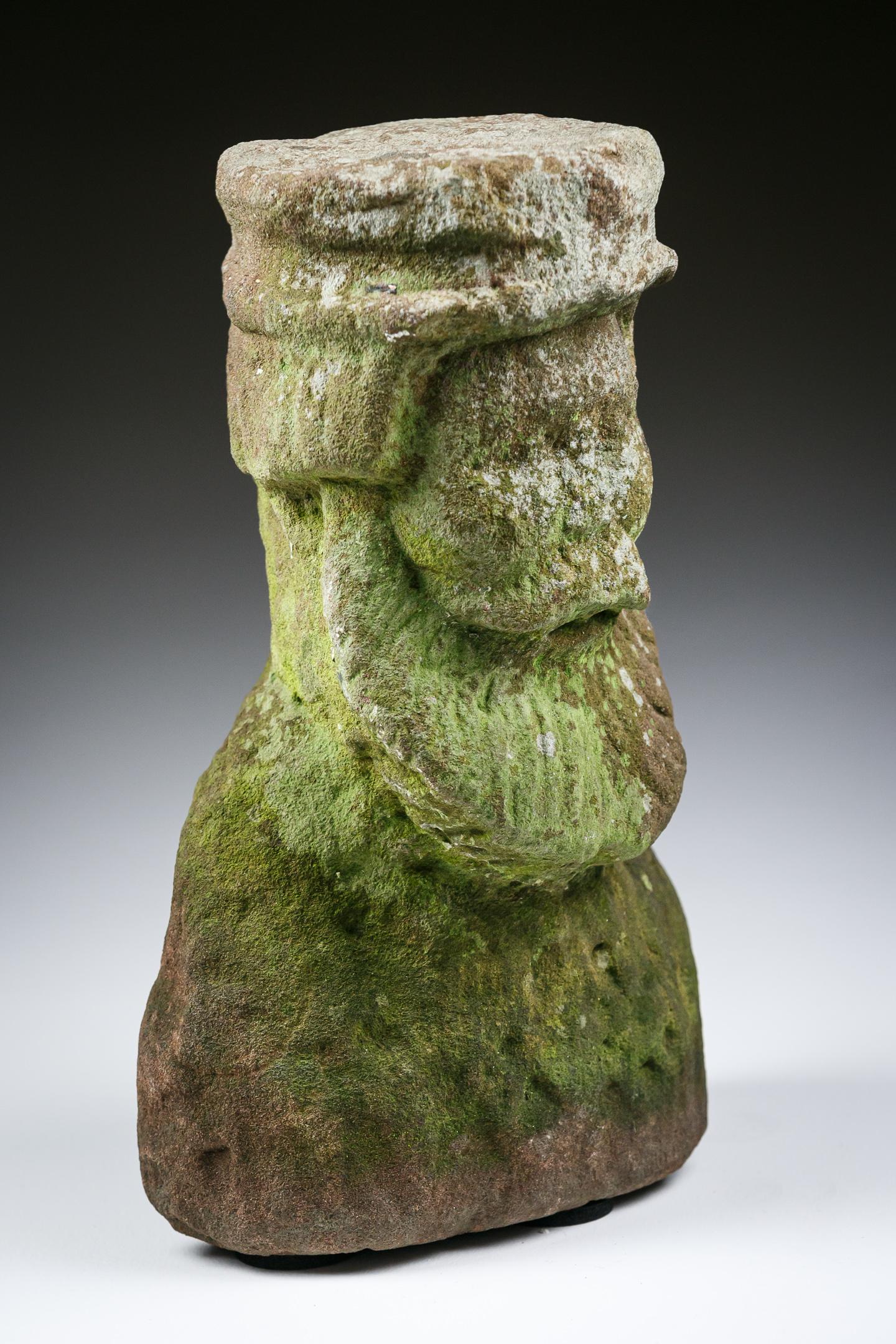 Buste primitif en pierre sculptée du pays du Nord en vente 5