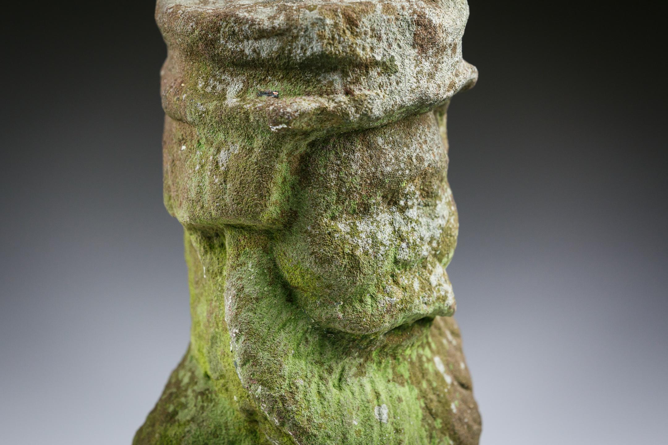 Buste primitif en pierre sculptée du pays du Nord en vente 7