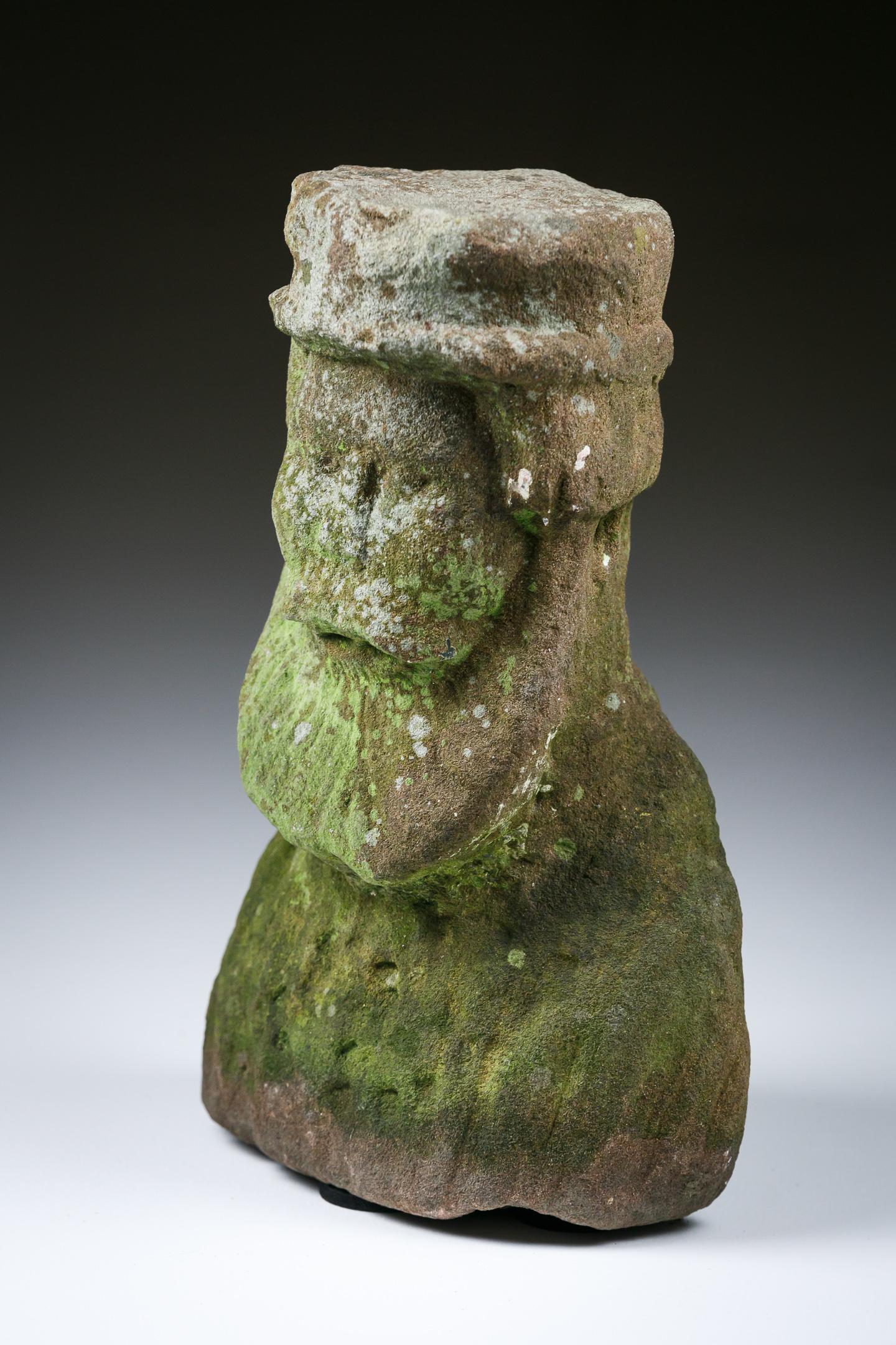 Buste primitif en pierre sculptée du pays du Nord État moyen - En vente à Pease pottage, West Sussex