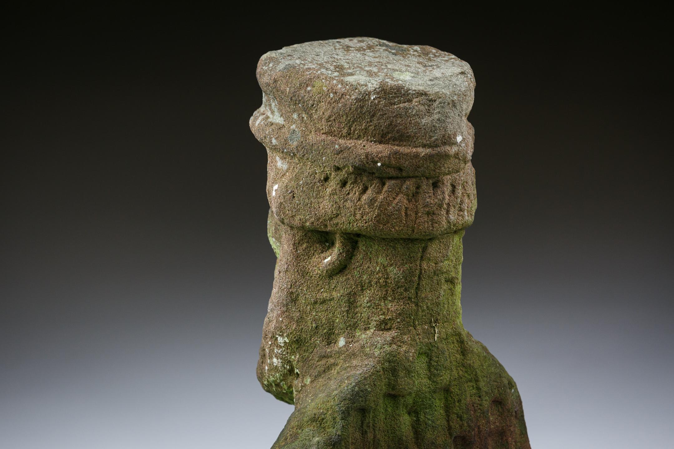 Buste primitif en pierre sculptée du pays du Nord en vente 2