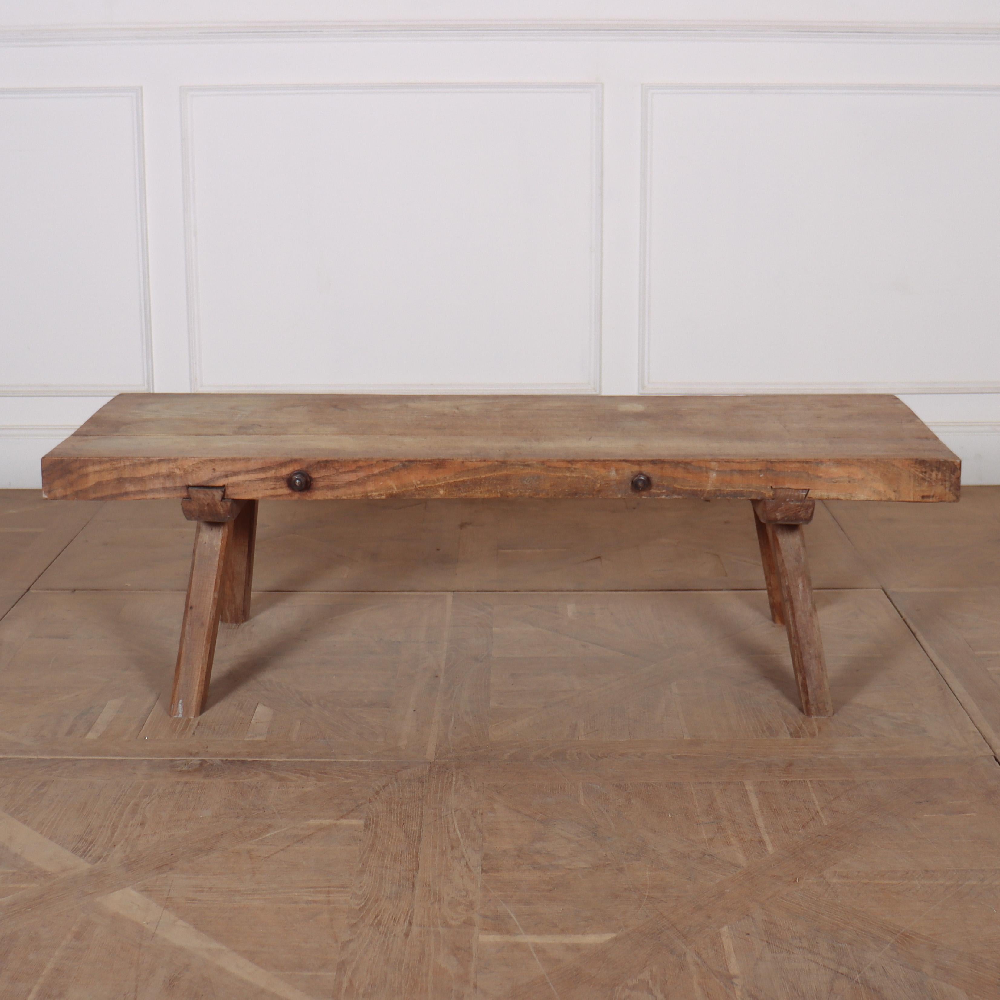 Primitive Oak Coffee Table In Good Condition For Sale In Leamington Spa, Warwickshire