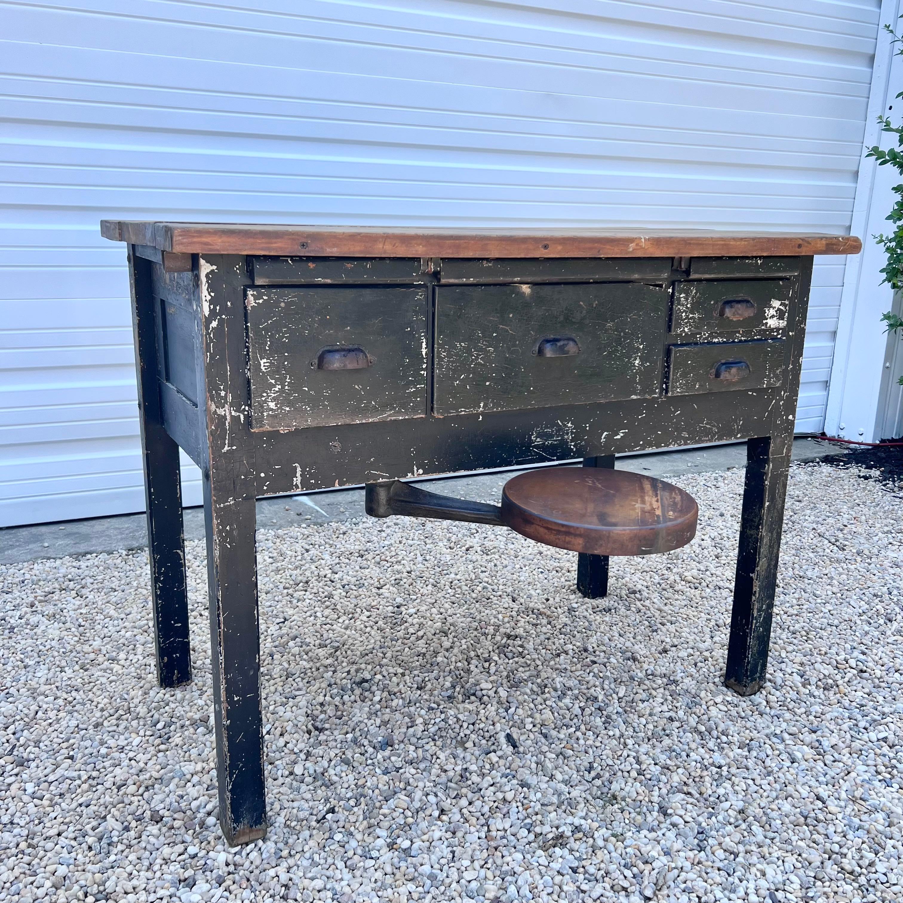 Primitive Office Desk with Built in Stool, 1950s, USA For Sale 8