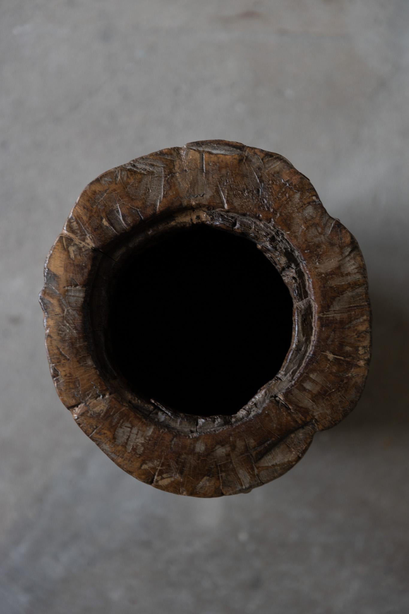 Indien Pot Naga primitif en bois organique en teck, style Wabi Sabi, 20ème siècle en vente