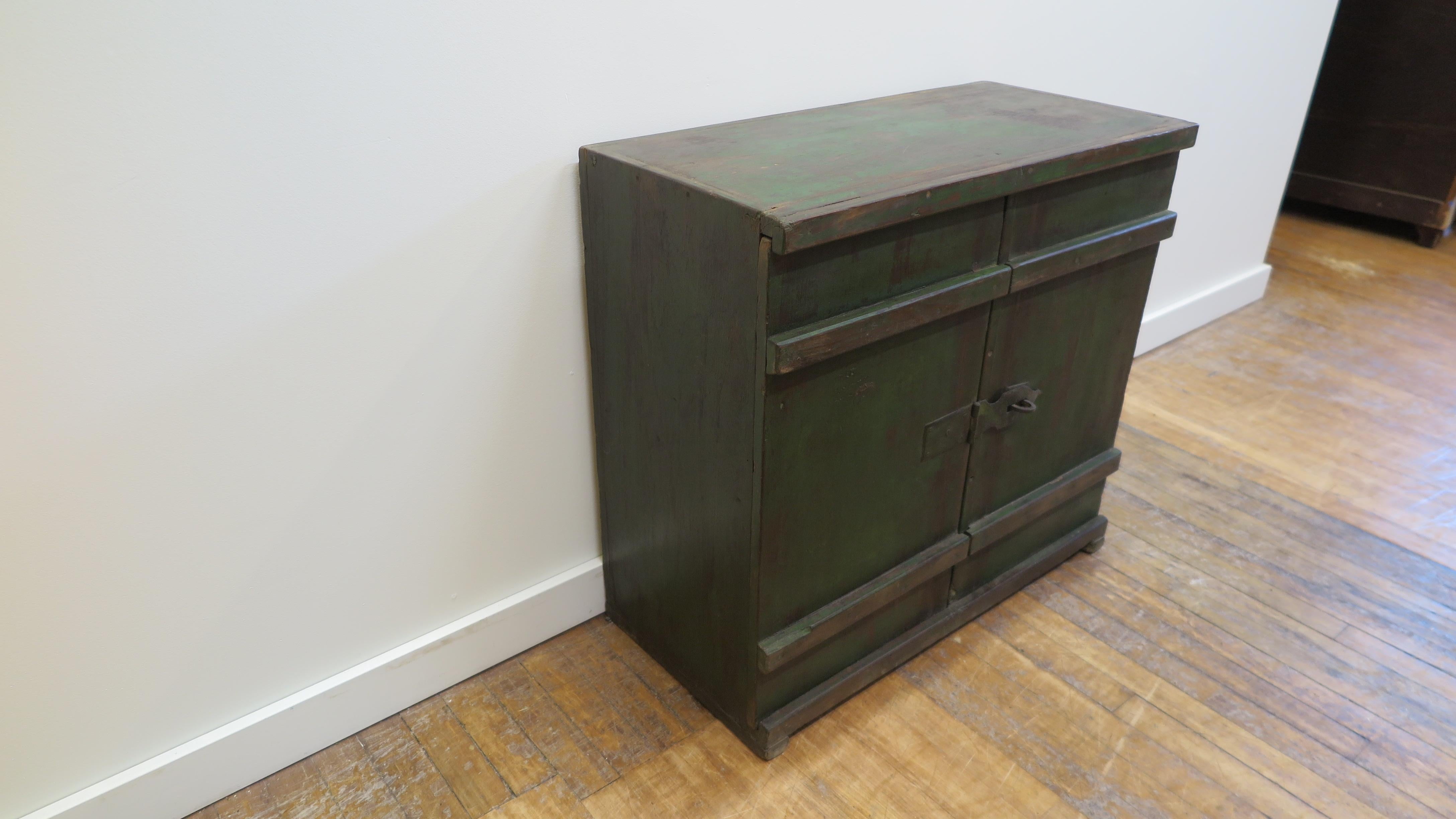 Primitive Painted Cabinet In Good Condition For Sale In New York, NY