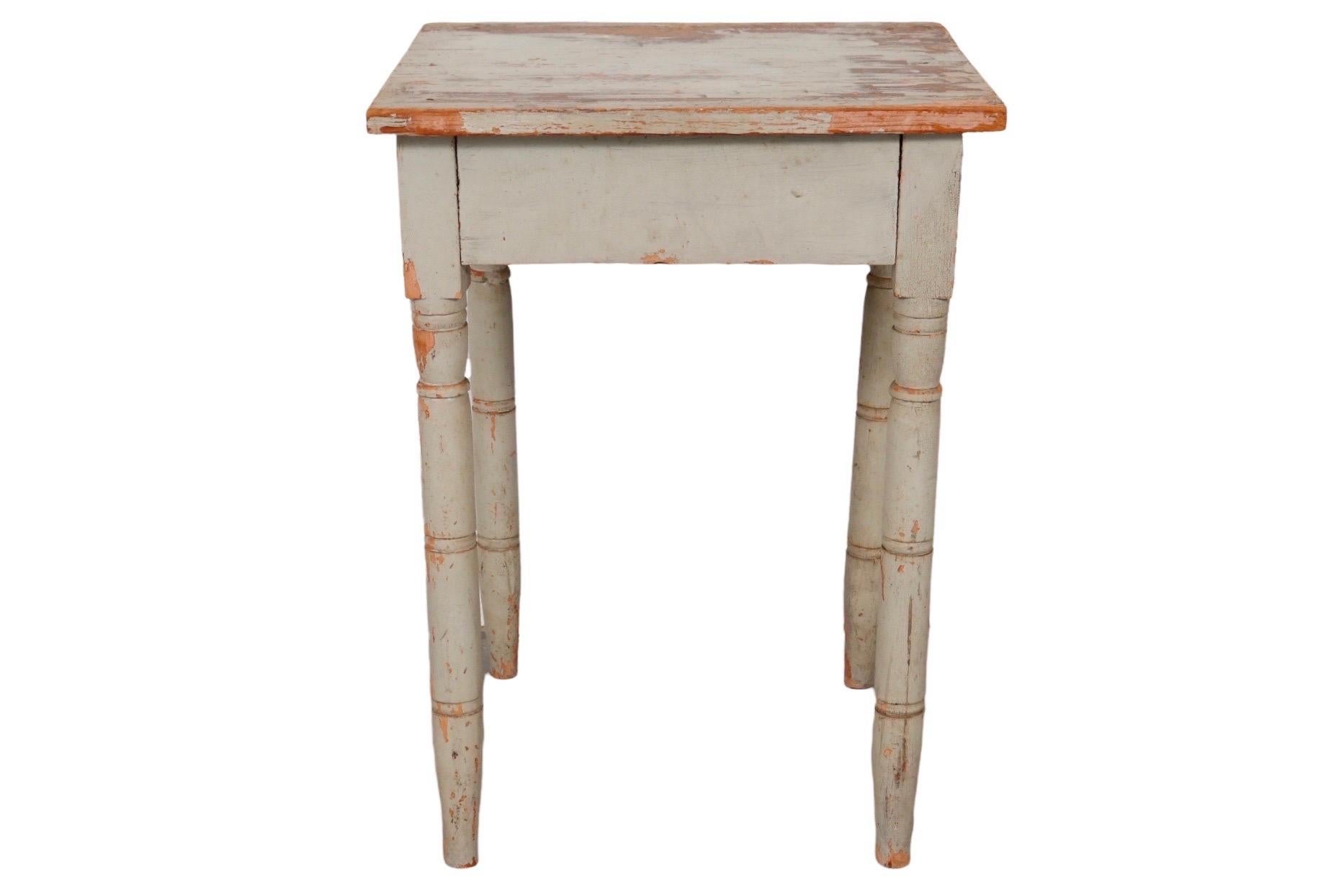 Primitive Painted Side Table In Distressed Condition In Bradenton, FL