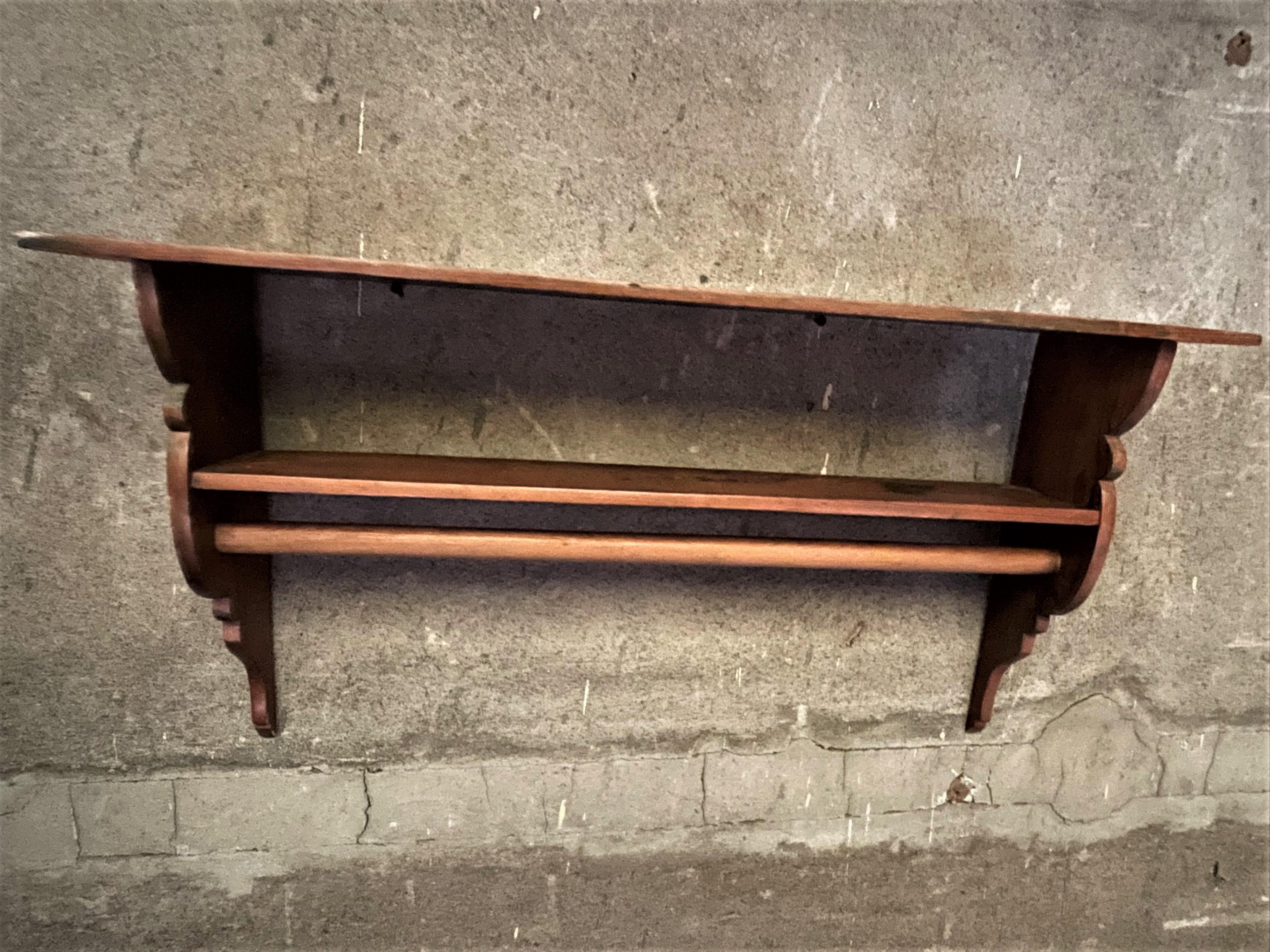 etagere murale avec tringle