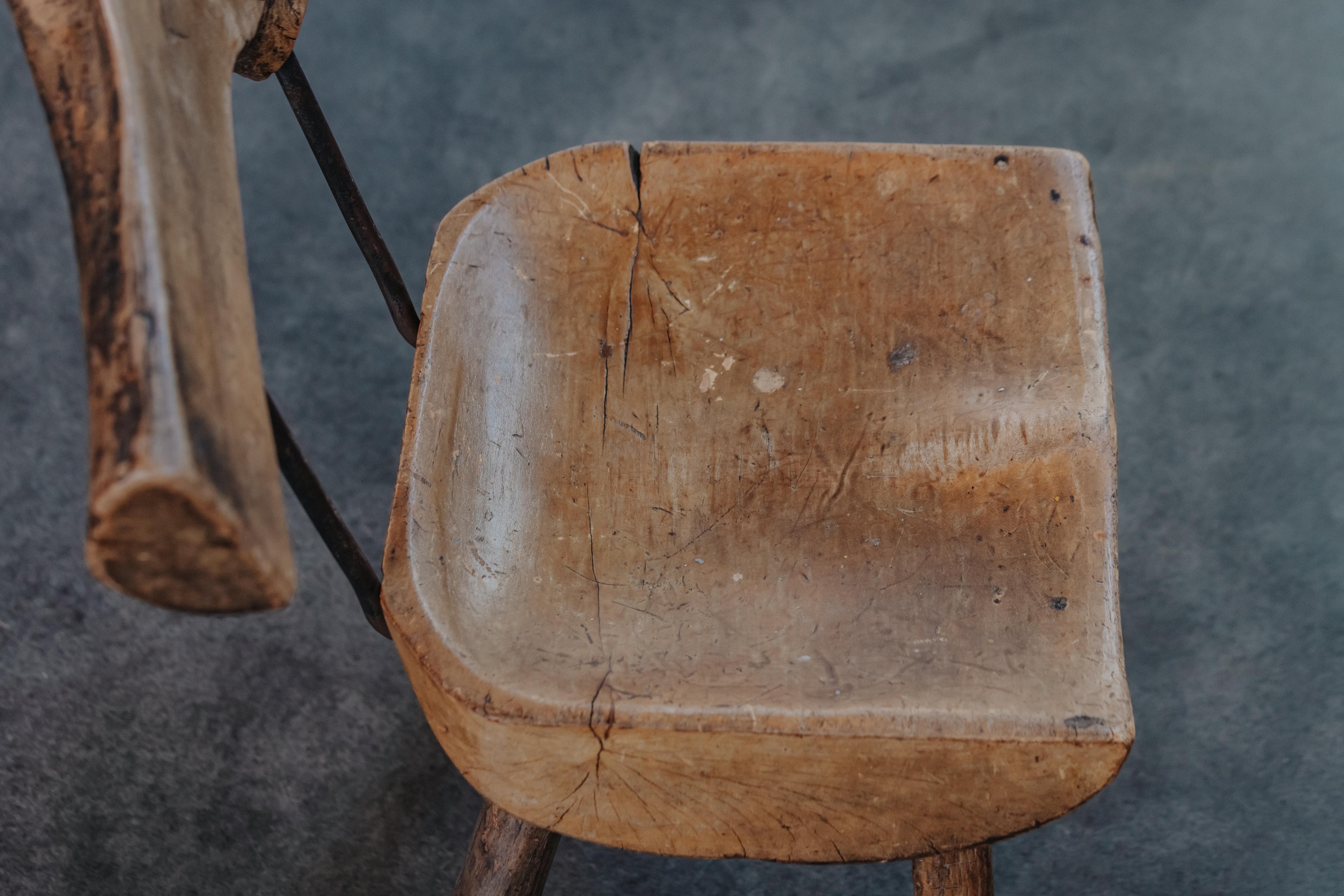 Primitiver Stuhl aus Kiefernholz und Stahl, um 1950 im Angebot 4