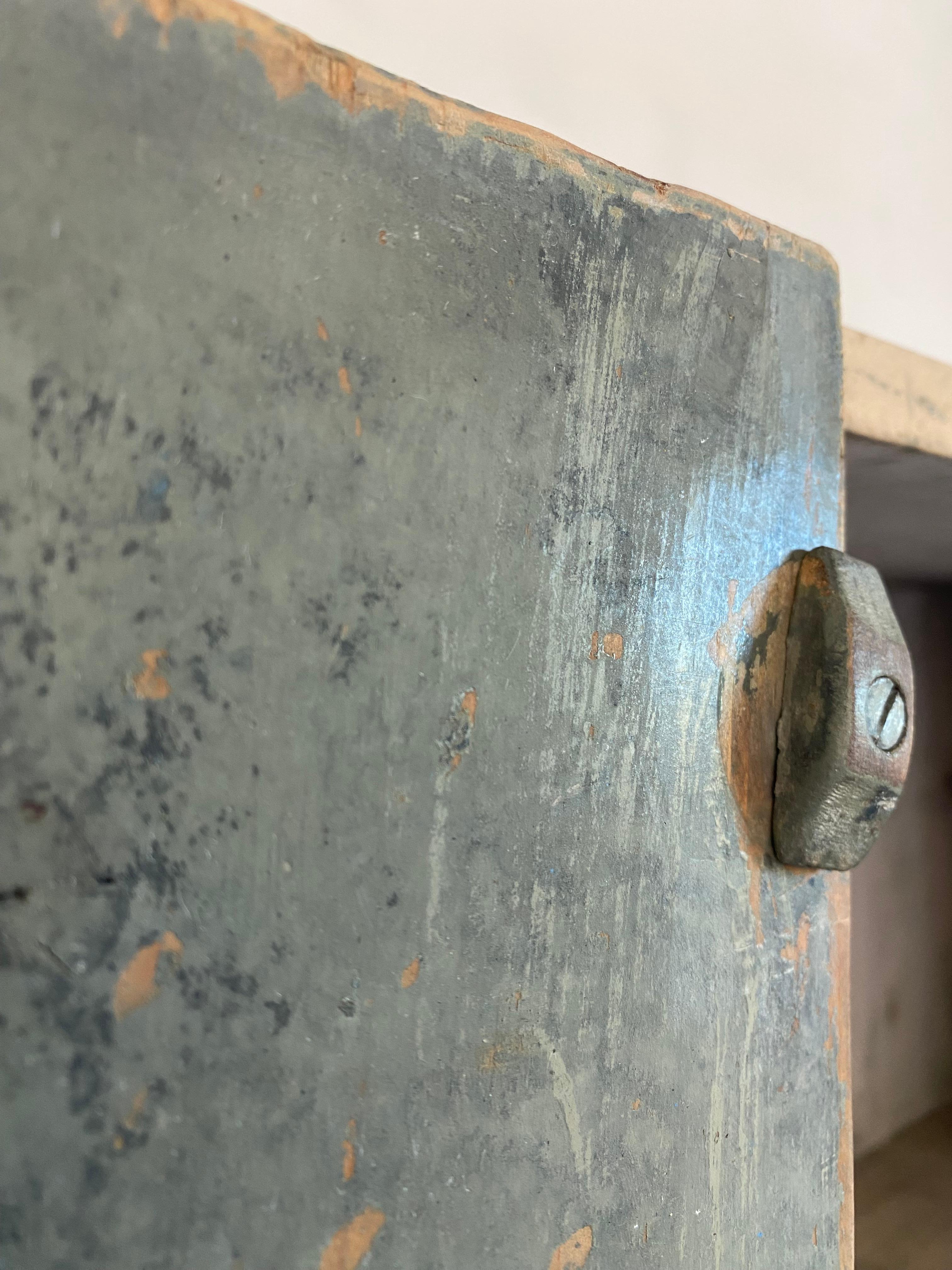 Armadio camino primitivo in pino sottile in vendita 3