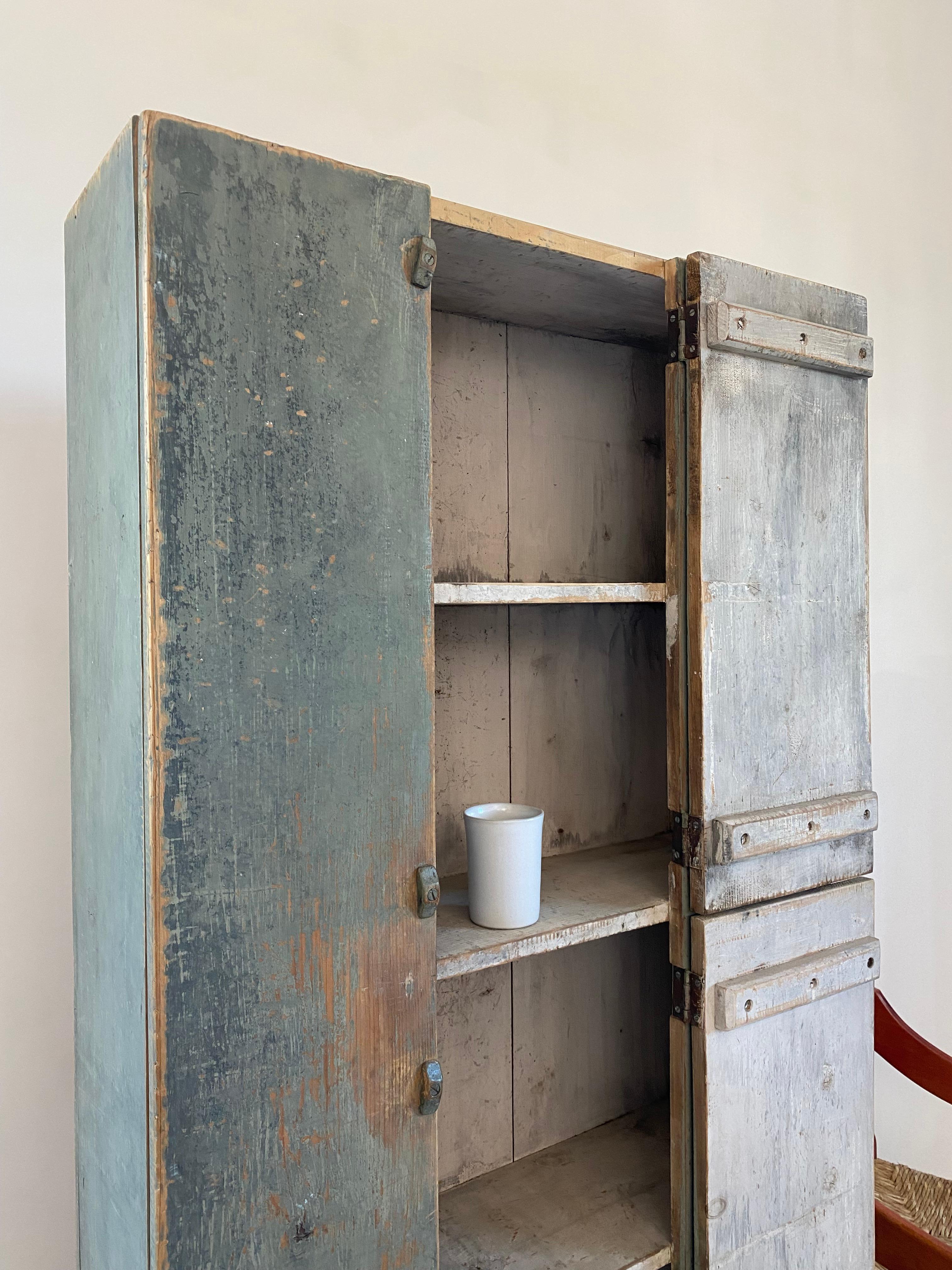 Armadio camino primitivo in pino sottile in vendita 7