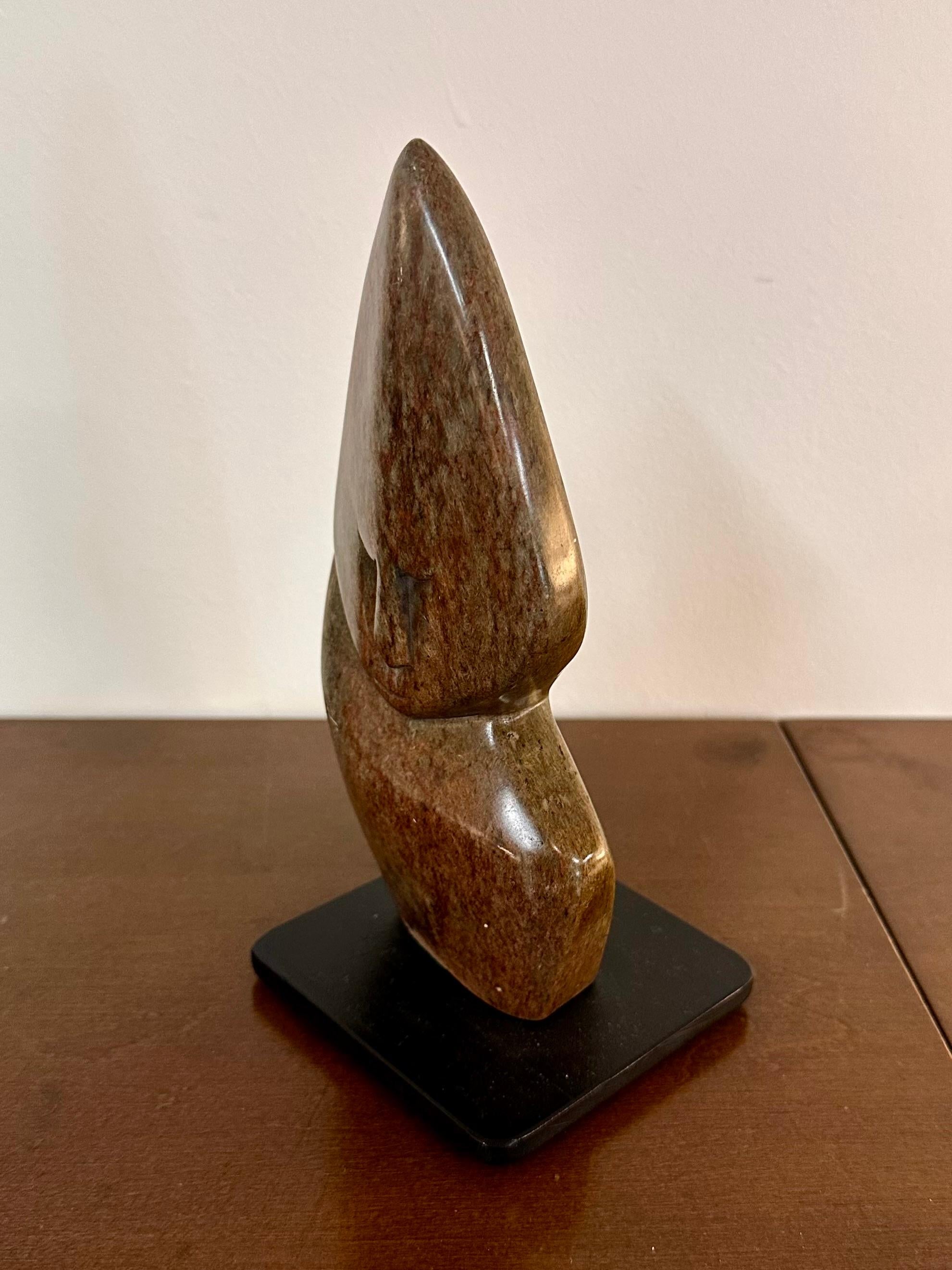 Primitivo Scultura primitiva in pietra di marmo lucidato in vendita