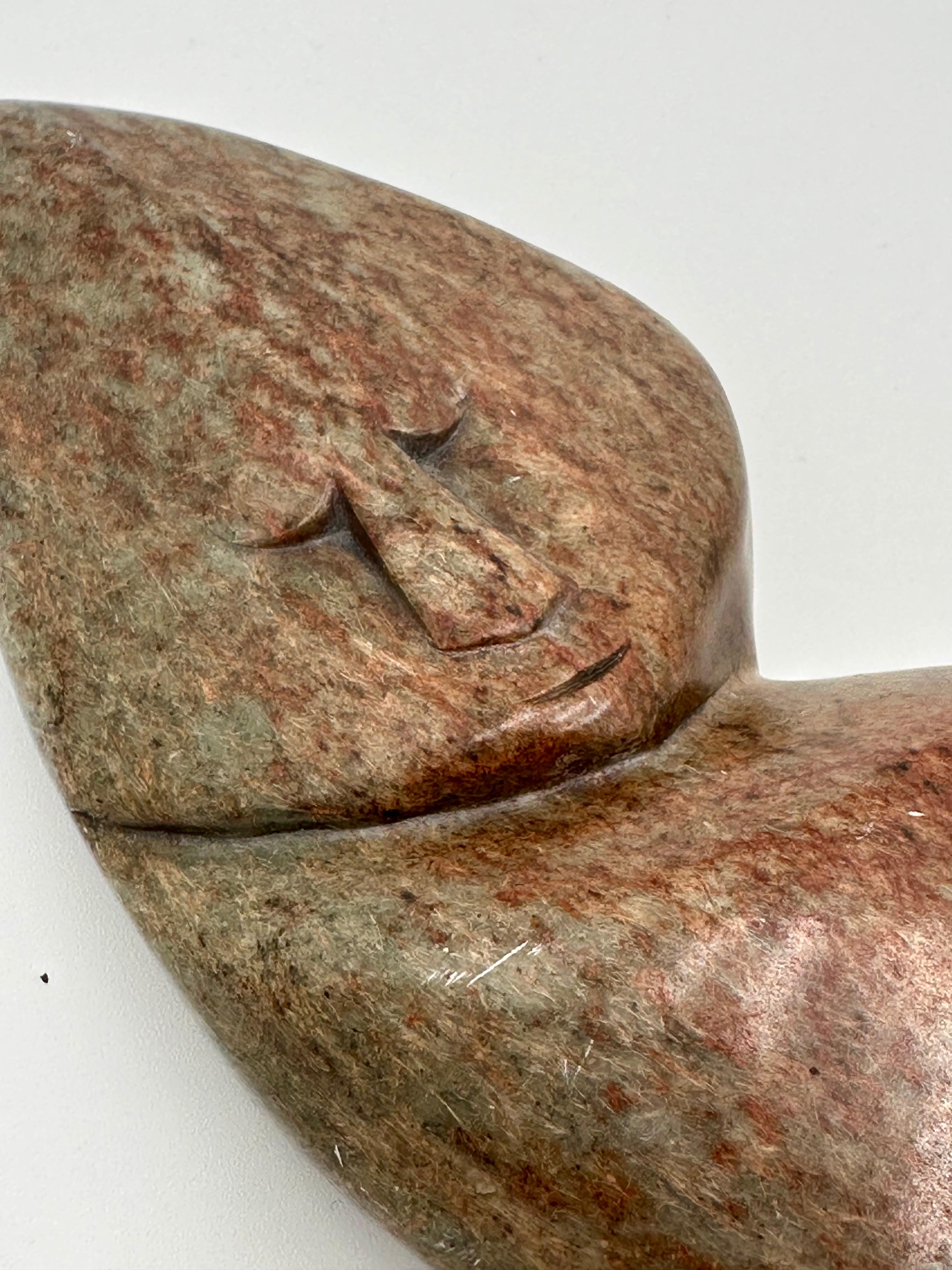 Scultura primitiva in pietra di marmo lucidato in vendita 1