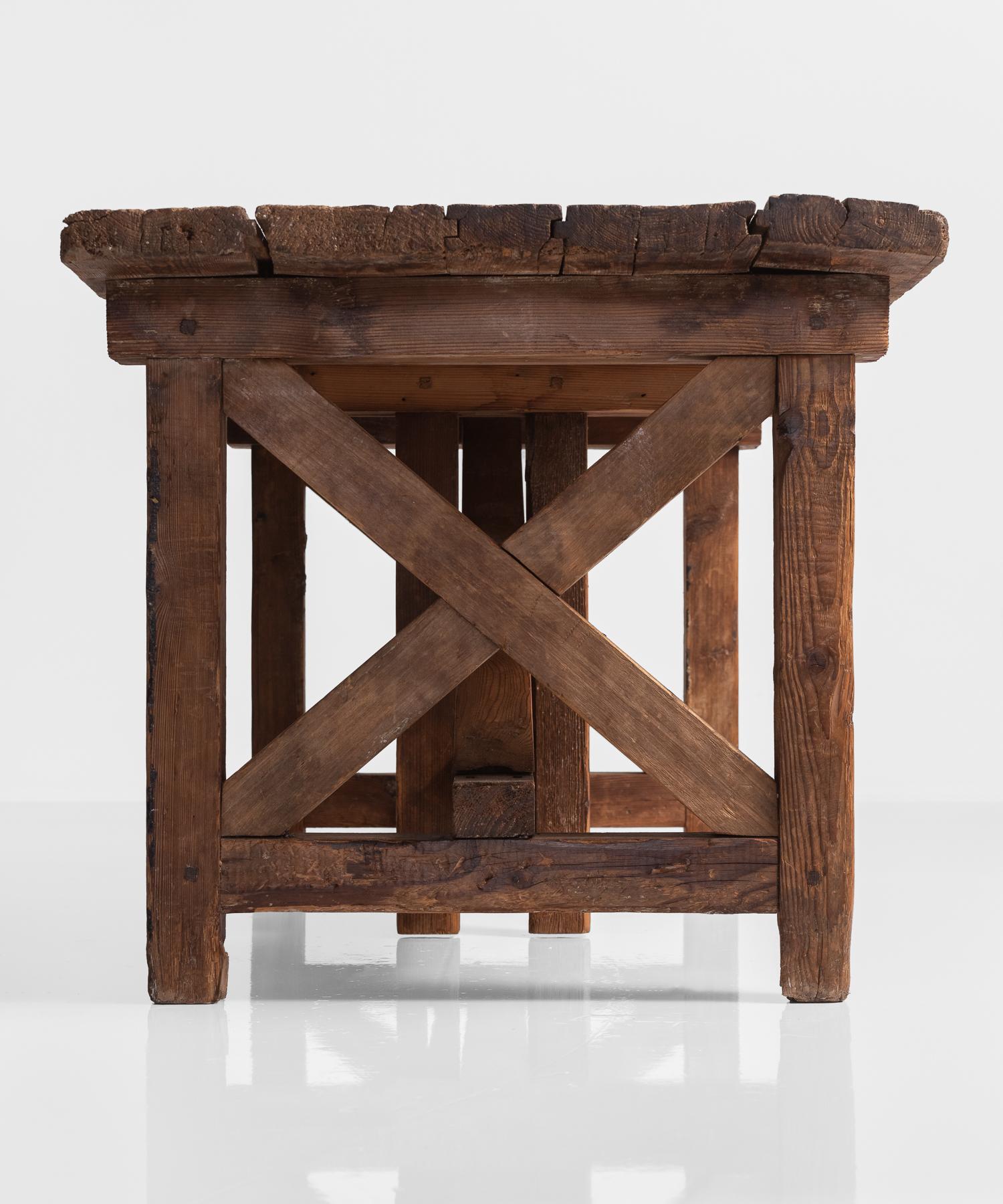 Primitive Pottery Table, France, circa 1880 im Zustand „Gut“ in Culver City, CA