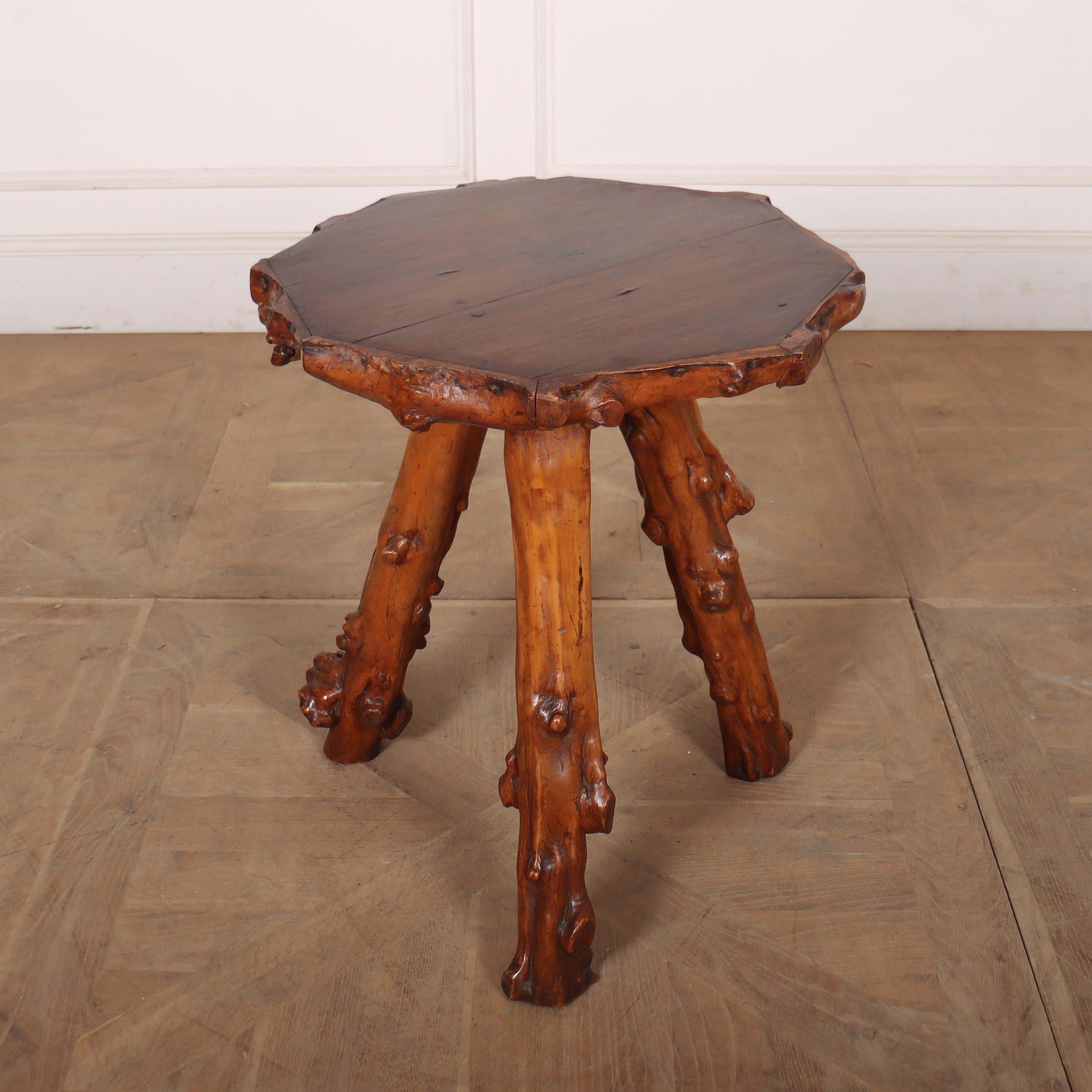Primitive Root Side Table In Good Condition For Sale In Leamington Spa, Warwickshire
