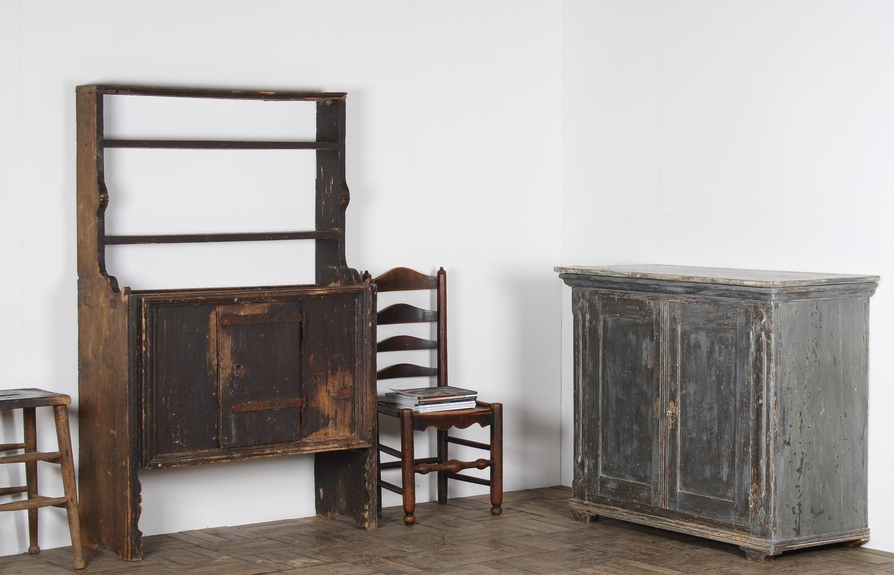 Primitive Rustic European Farmhouse Dresser Display Unit with Storage Shelves For Sale 3