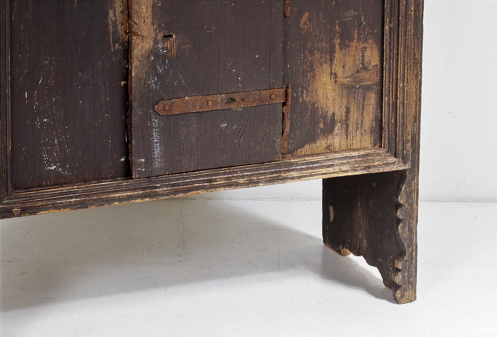 Primitive Rustic European Farmhouse Dresser Display Unit with Storage Shelves For Sale 7