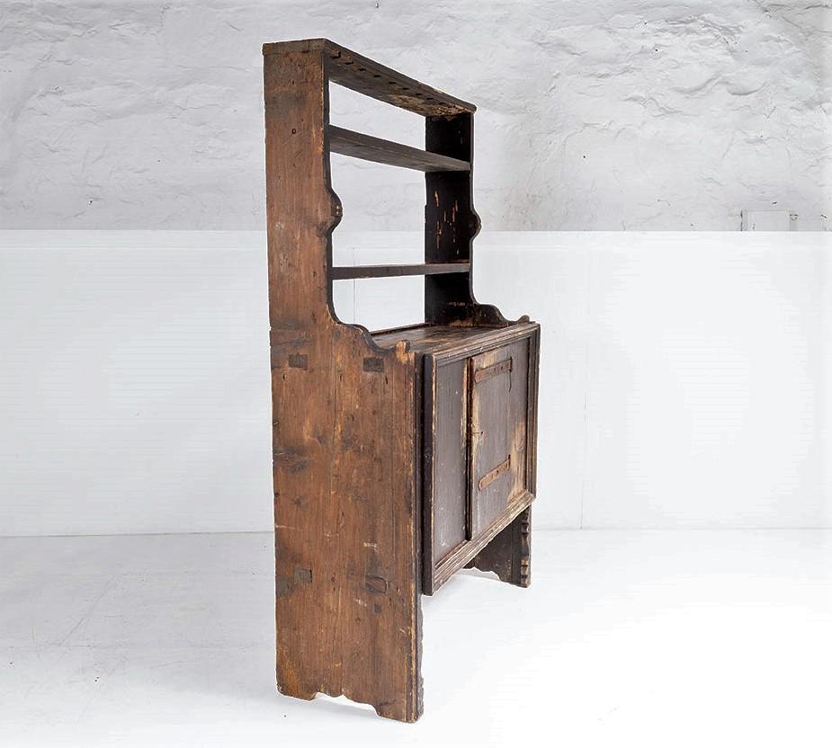 Cassettiera da cucina primitiva rustica europea con ripiani di stoccaggio In condizioni buone in vendita a Llanbrynmair, GB