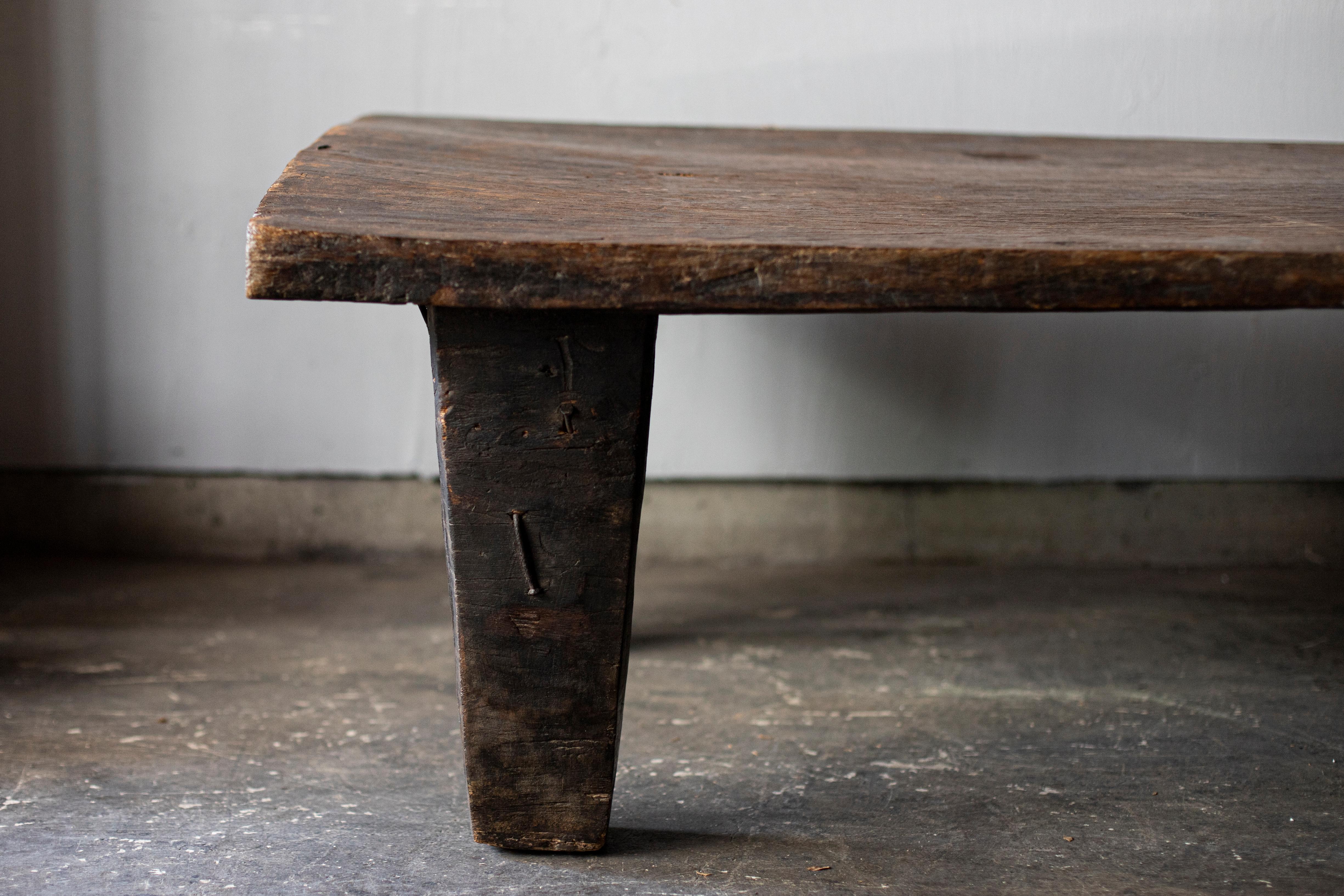 Primitive & Rustic Hand Curved Naga Coffee Table, Early 20th Century In Good Condition In Edogawa-ku Tokyo, JP