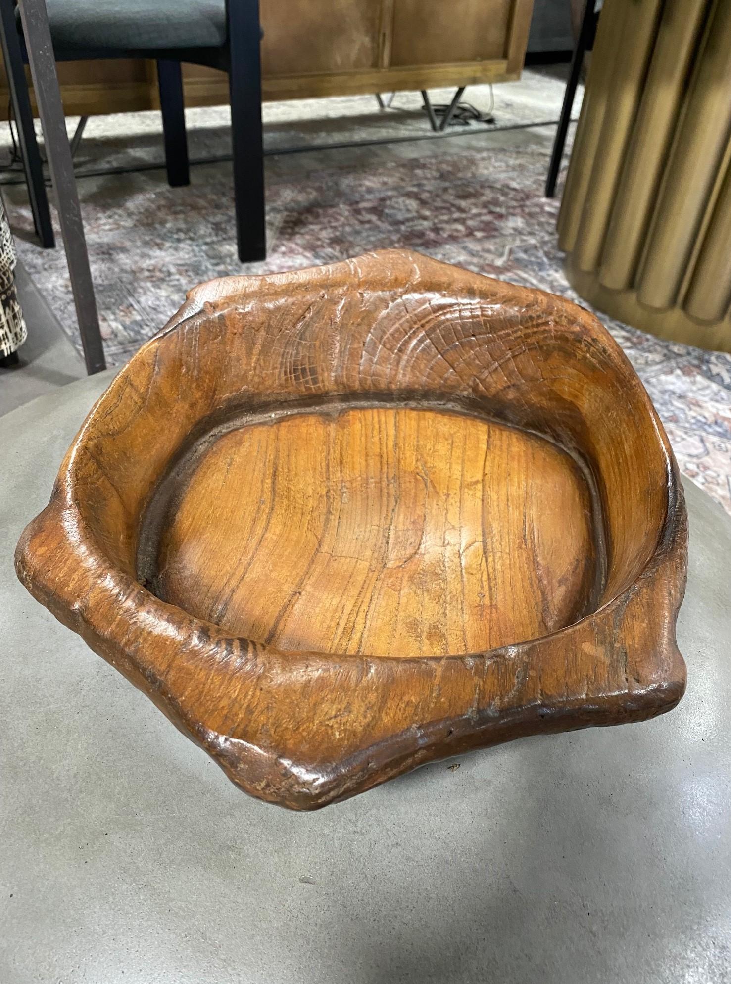 Rustic Large Folk Art Handled Natural Organic Wood Carved Bowl, 1800s For Sale 4