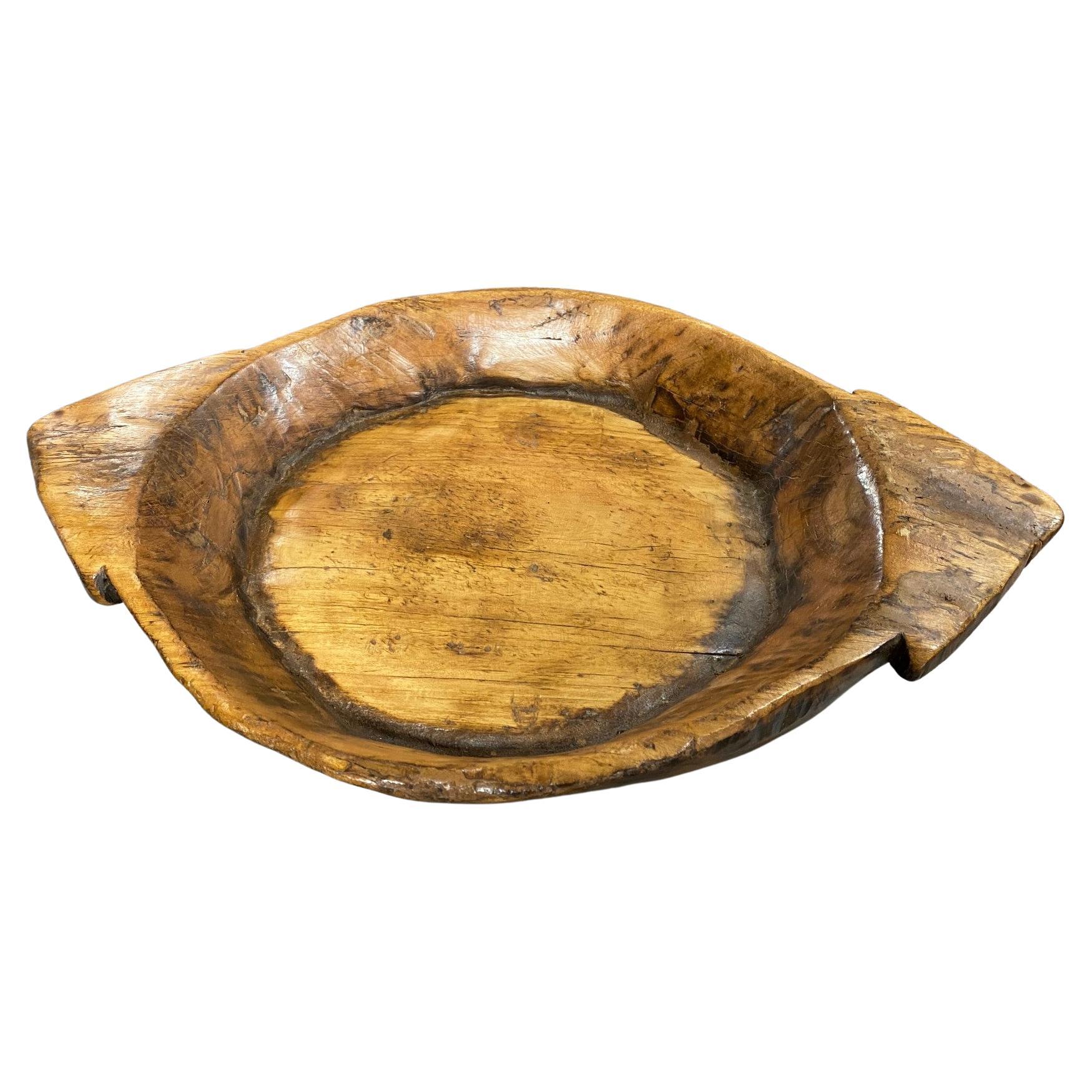 Rustic Large Natural Organic Wood Carved Serving Bowl Pointed Handles, 1800s For Sale