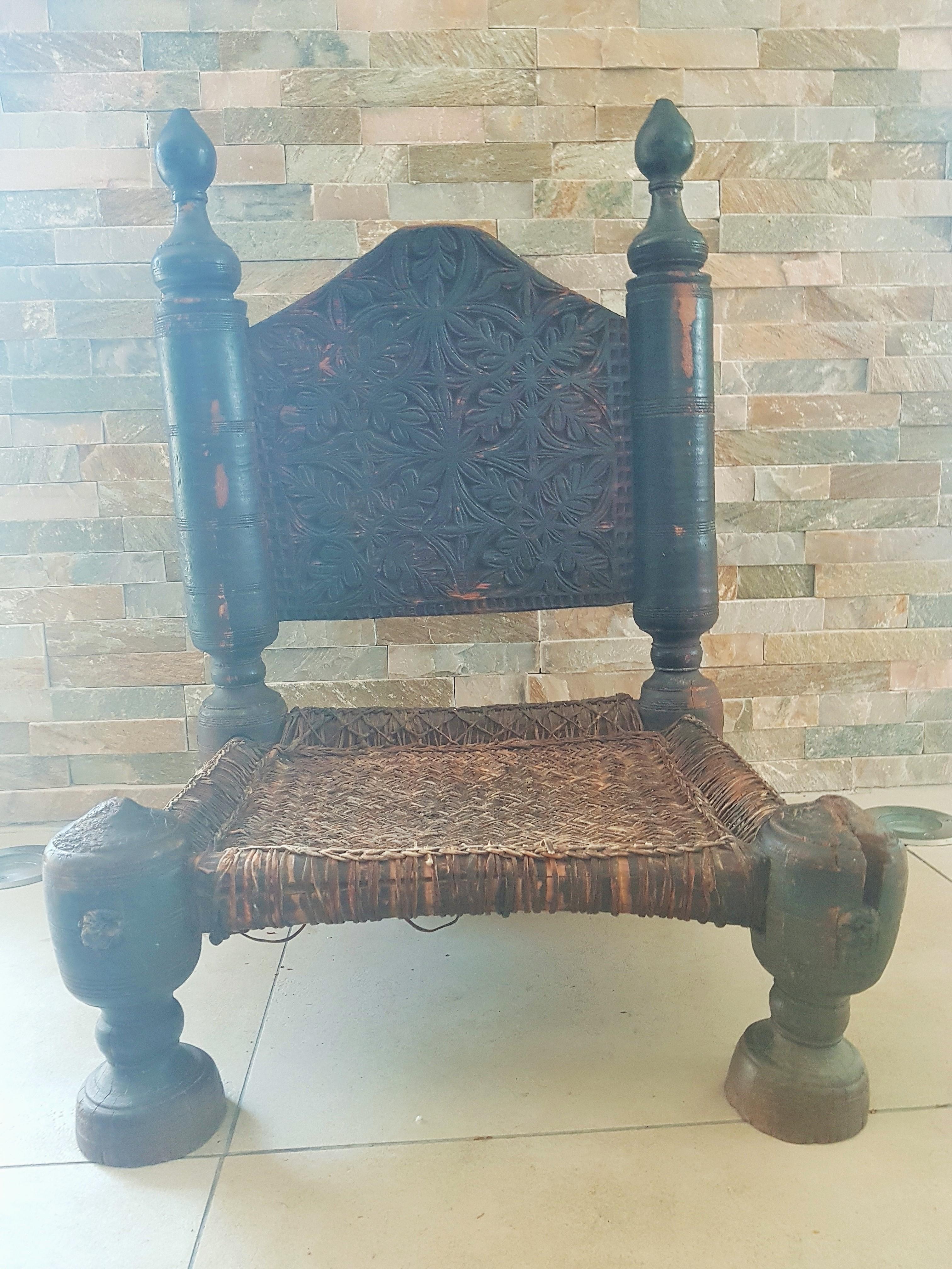 Tabouret de chaise minimaliste rustique primitif, Asie, XIXe siècle en vente 12