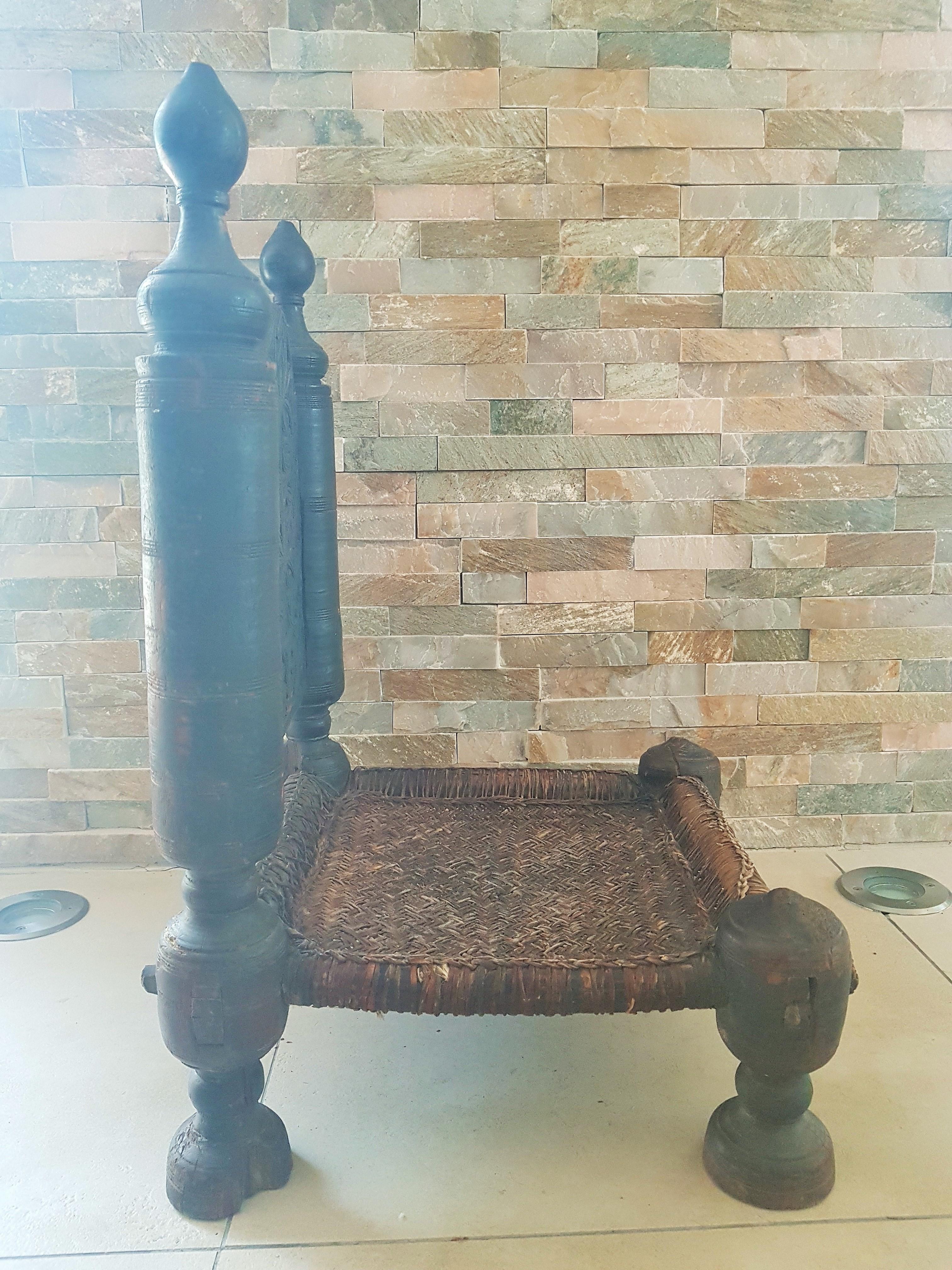Primitive Rustic Minimal Chair Stool, Asia, 19th Century In Fair Condition For Sale In Saarbruecken, DE