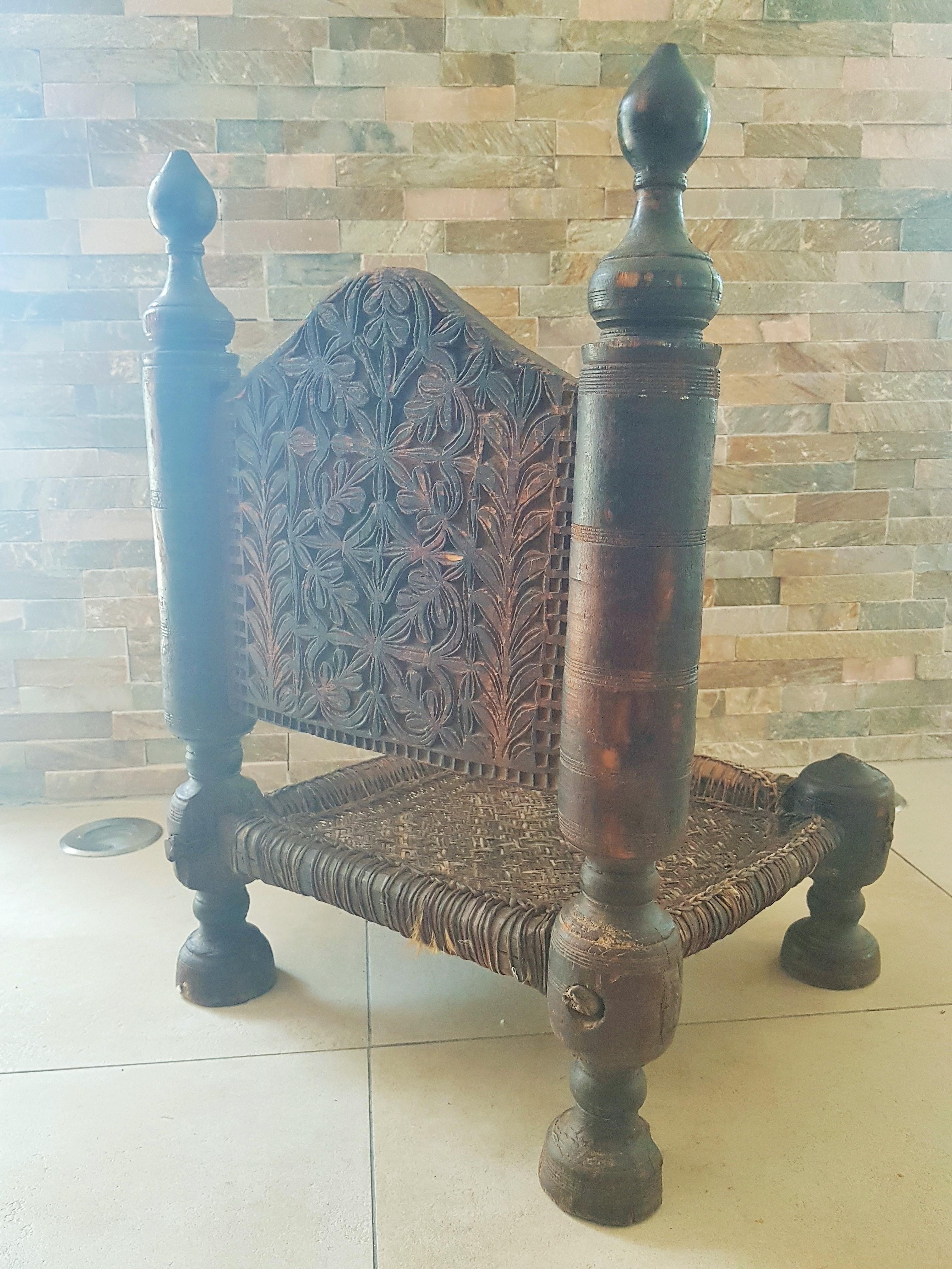 Milieu du XIXe siècle Tabouret de chaise minimaliste rustique primitif, Asie, XIXe siècle en vente