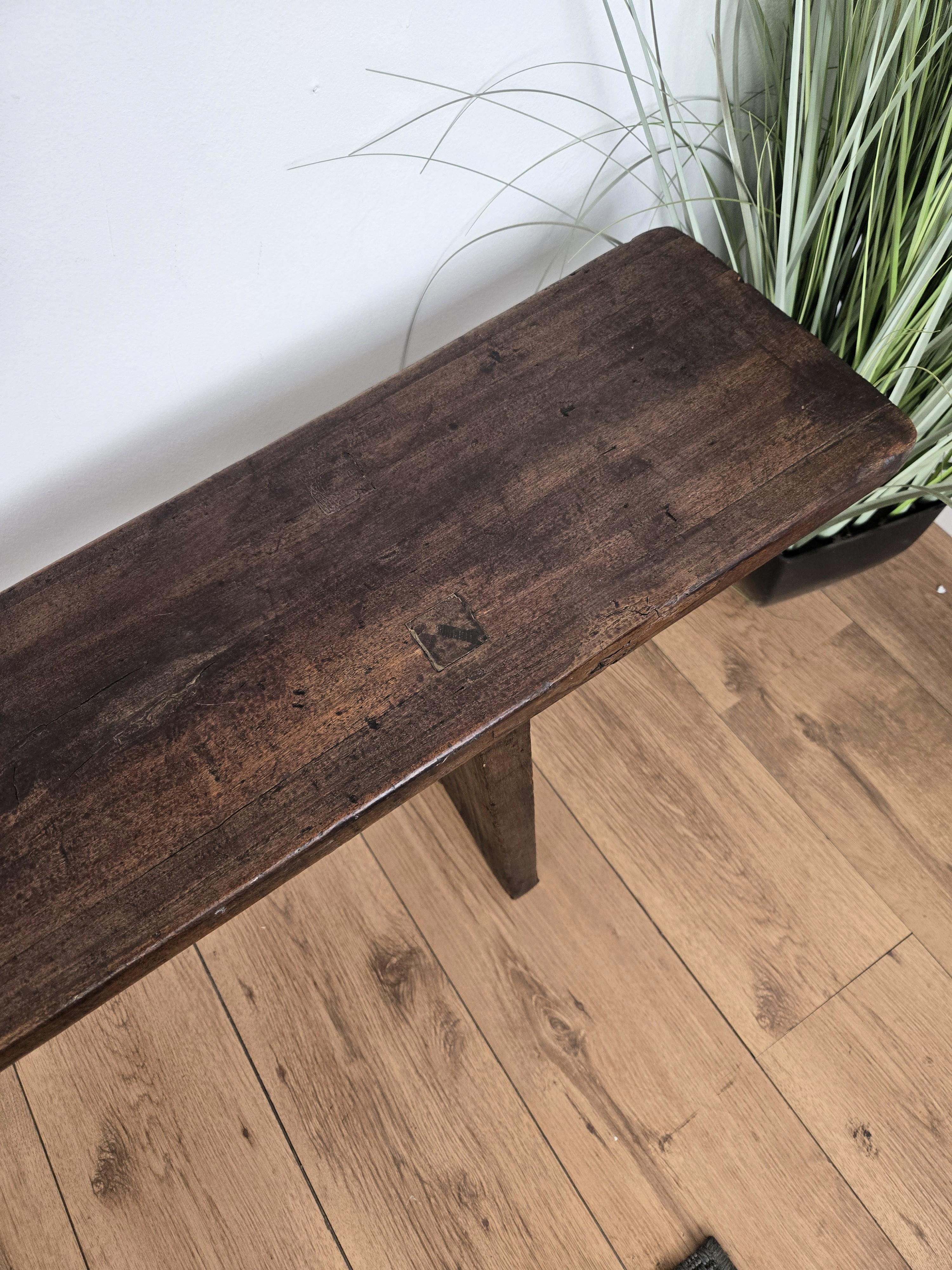 Legno Tavolino da banco in legno antico italiano primitivo rustico minimalista in vendita