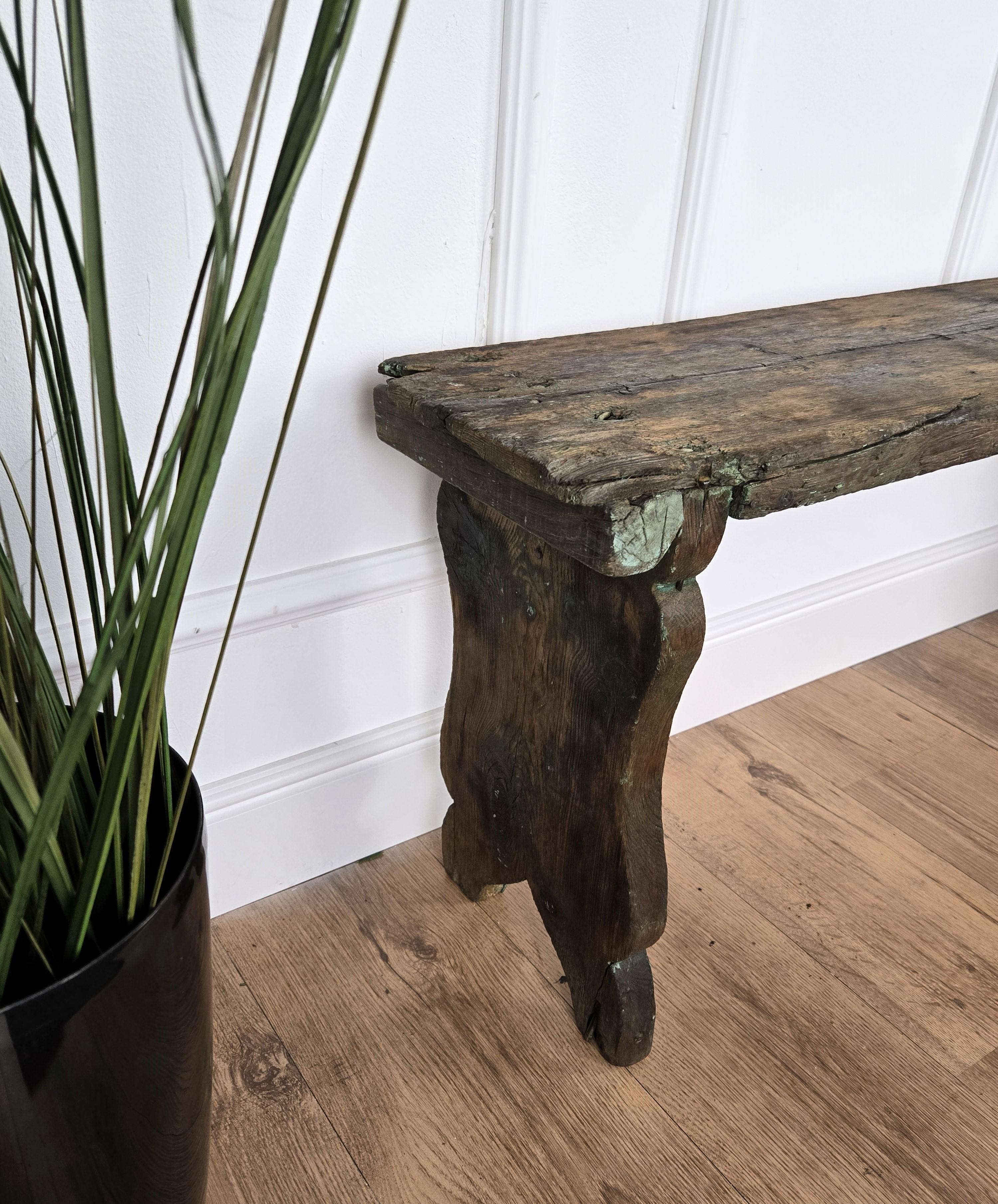 Bois Table d'appoint en bois Primitive Rustique Minimale Italienne Midcentury Banc Tabouret en vente