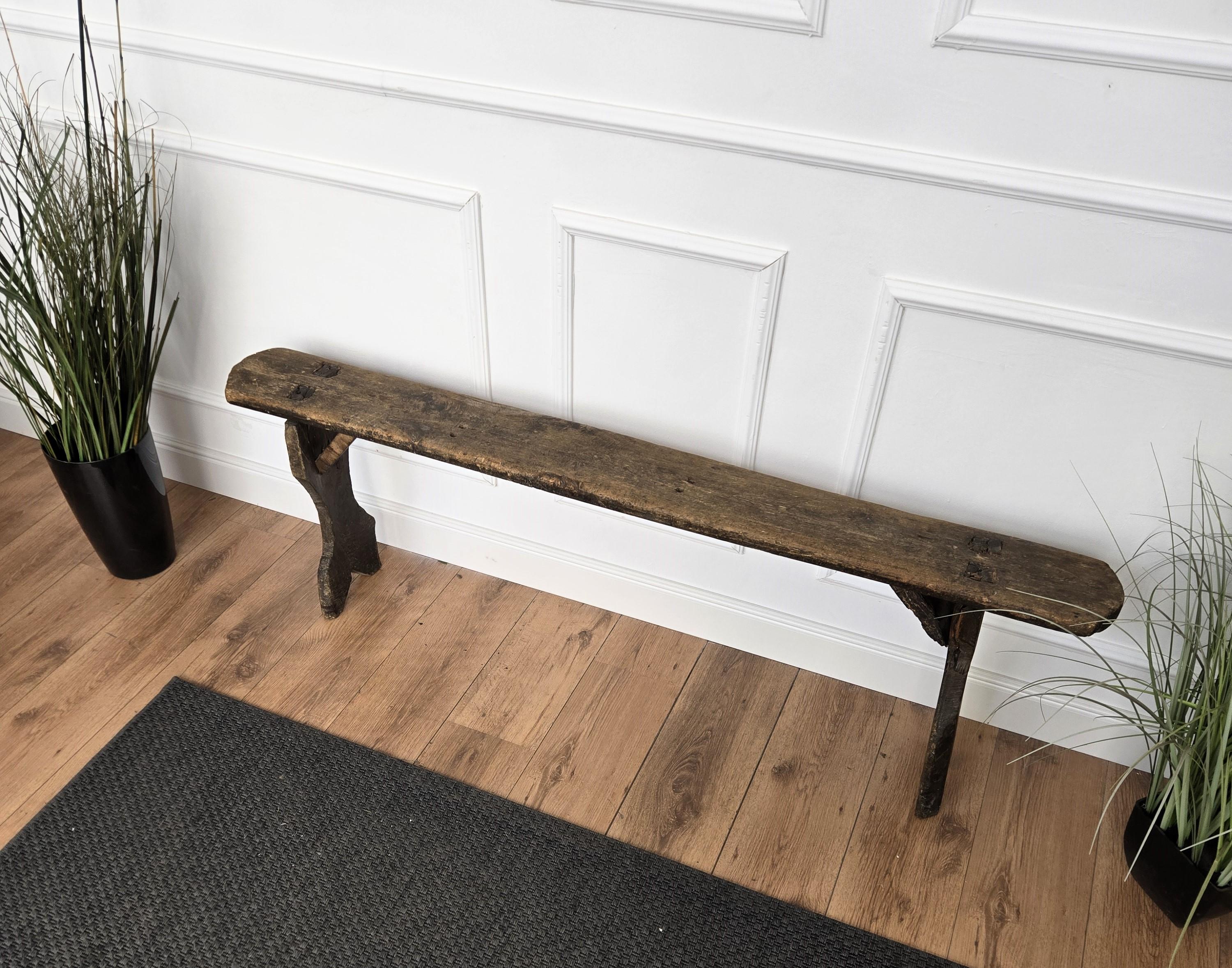 Table d'appoint en bois Rustique Minimale Italienne Midcentury Banc Tabouret en vente 1