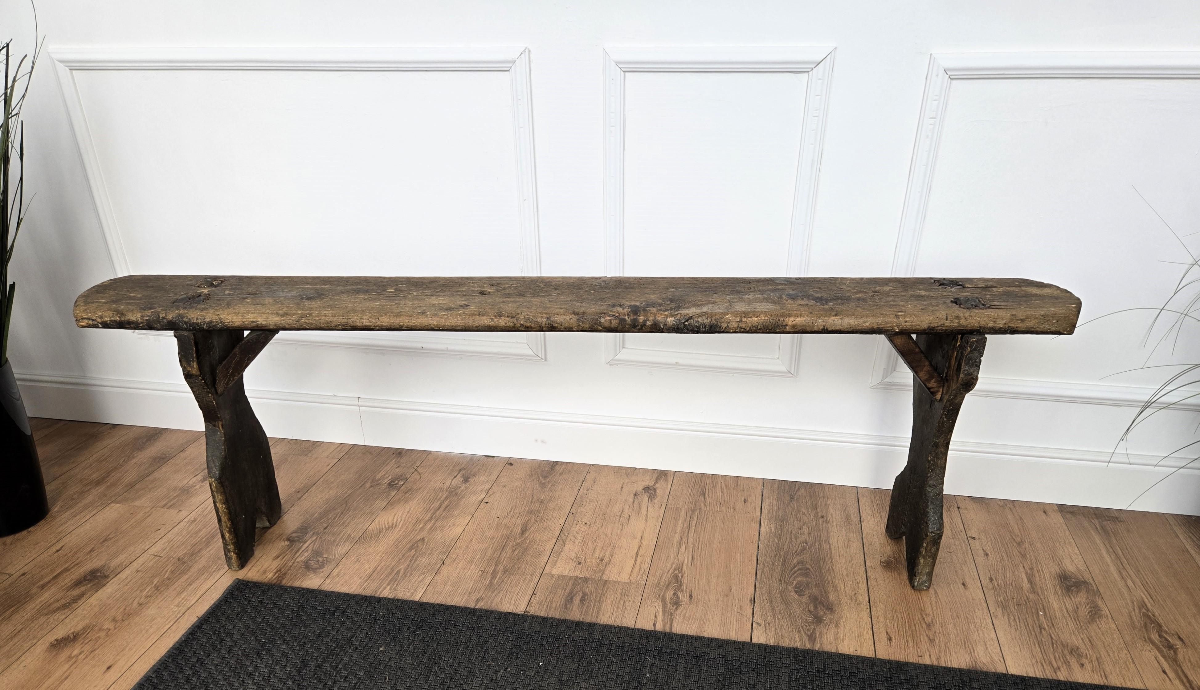 Table d'appoint en bois Rustique Minimale Italienne Midcentury Banc Tabouret en vente 2