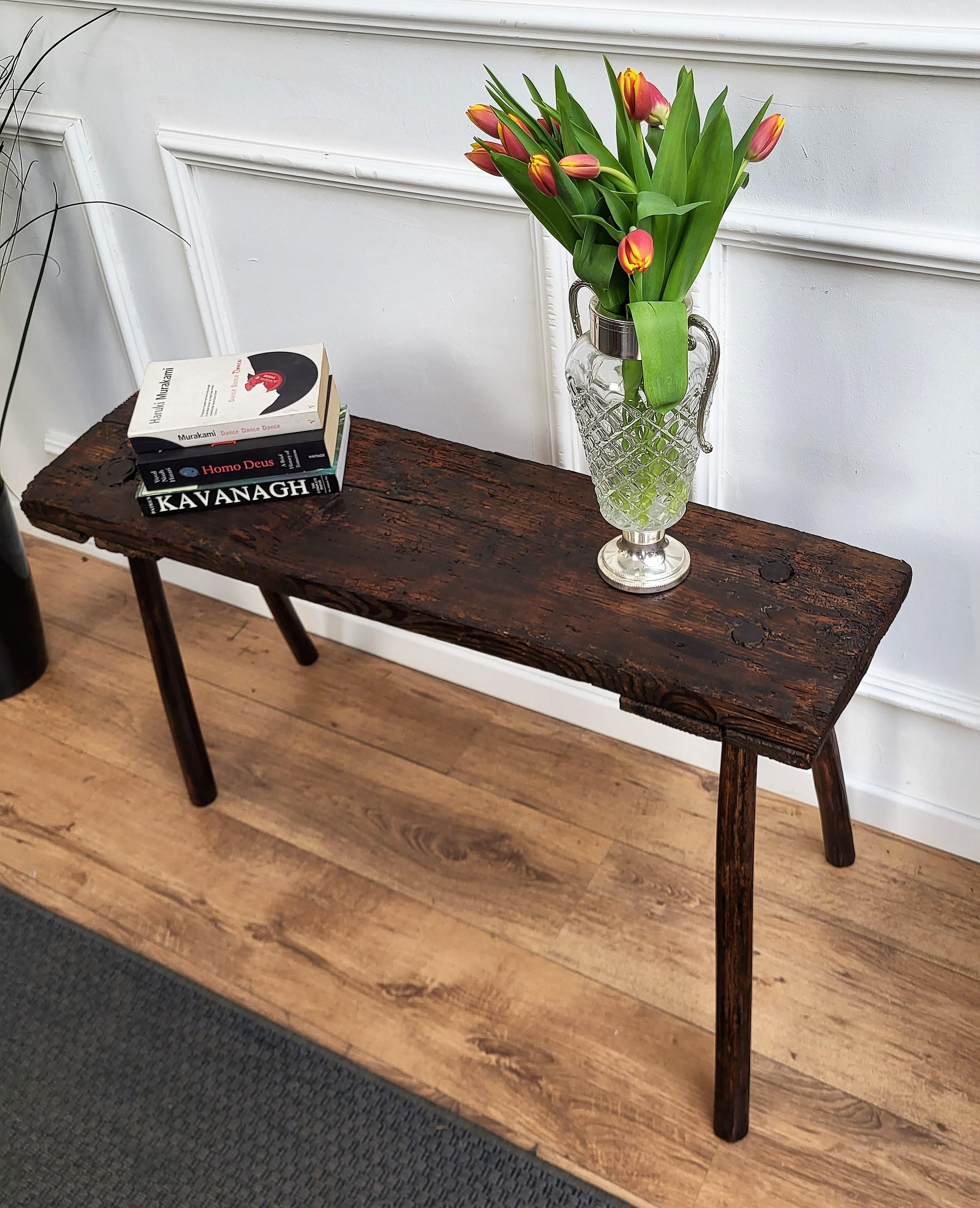 italien Primitive Rustic Minimal Italian Wooden Side Table Bench Stool en vente