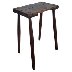 Table d'appoint italienne primitive, rustique et minimaliste en bois