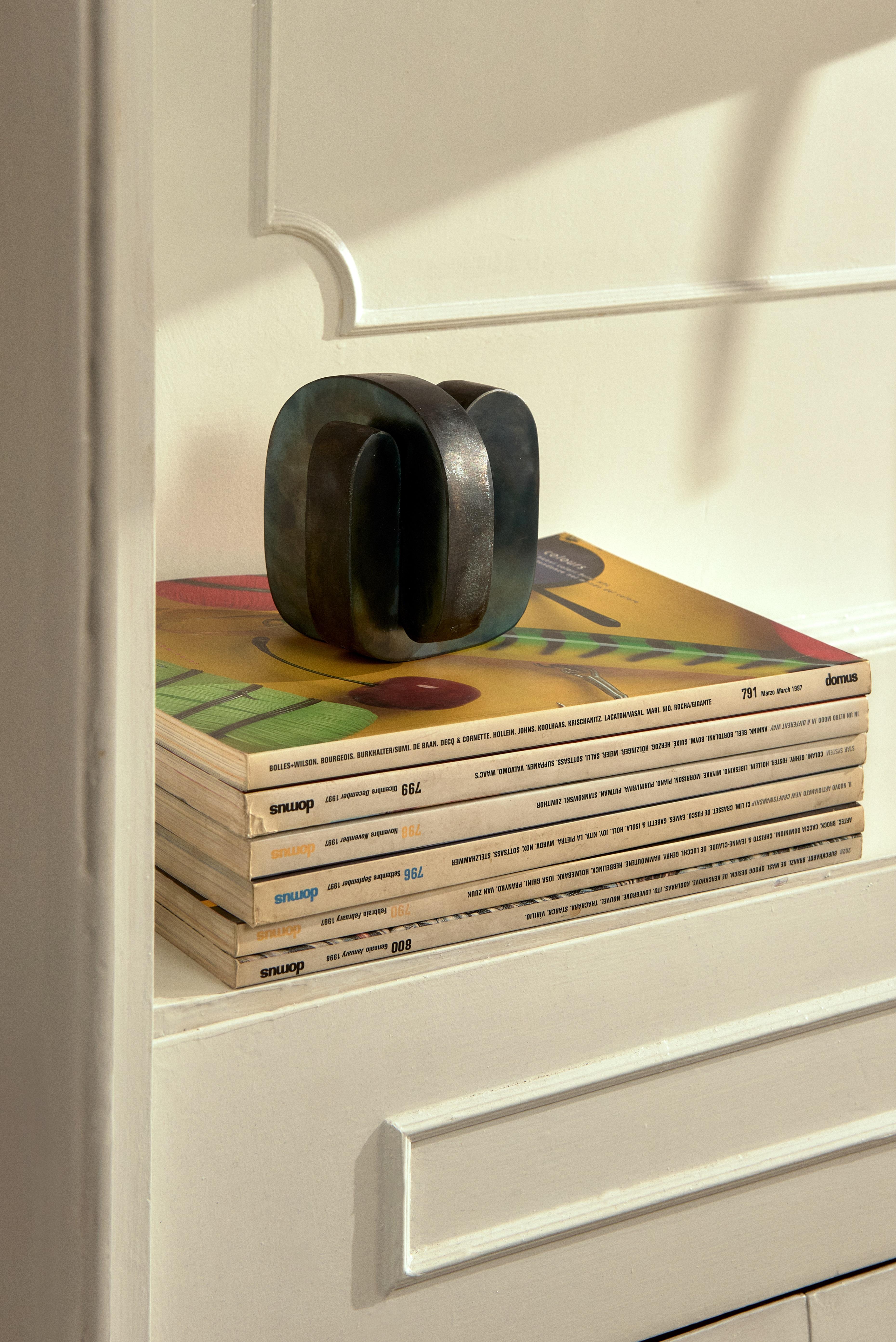 Postmoderne Sculpture primitive de Rampinelli Edizioni en vente
