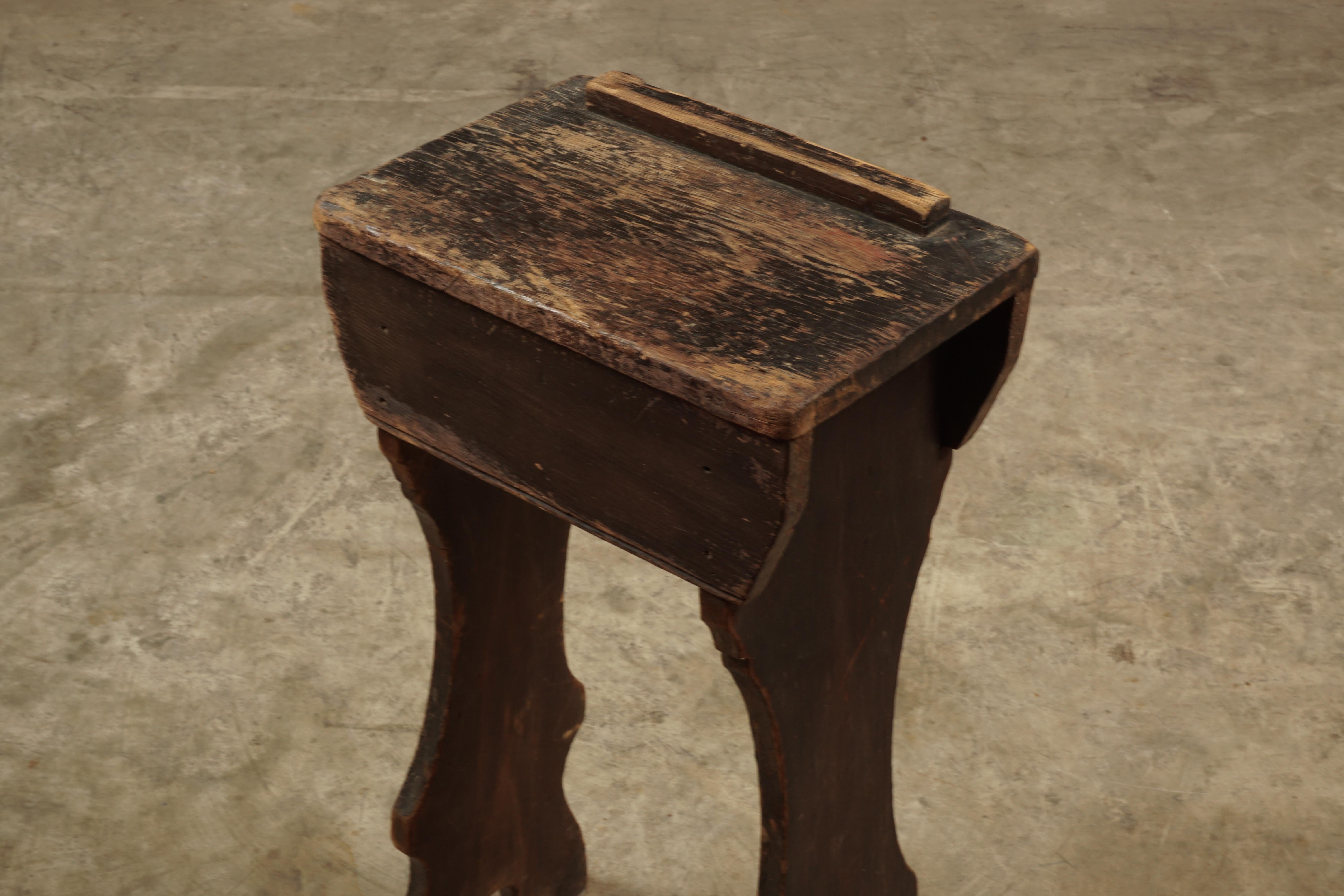 Early 20th Century Primitive Side Table in Pine, circa 1900