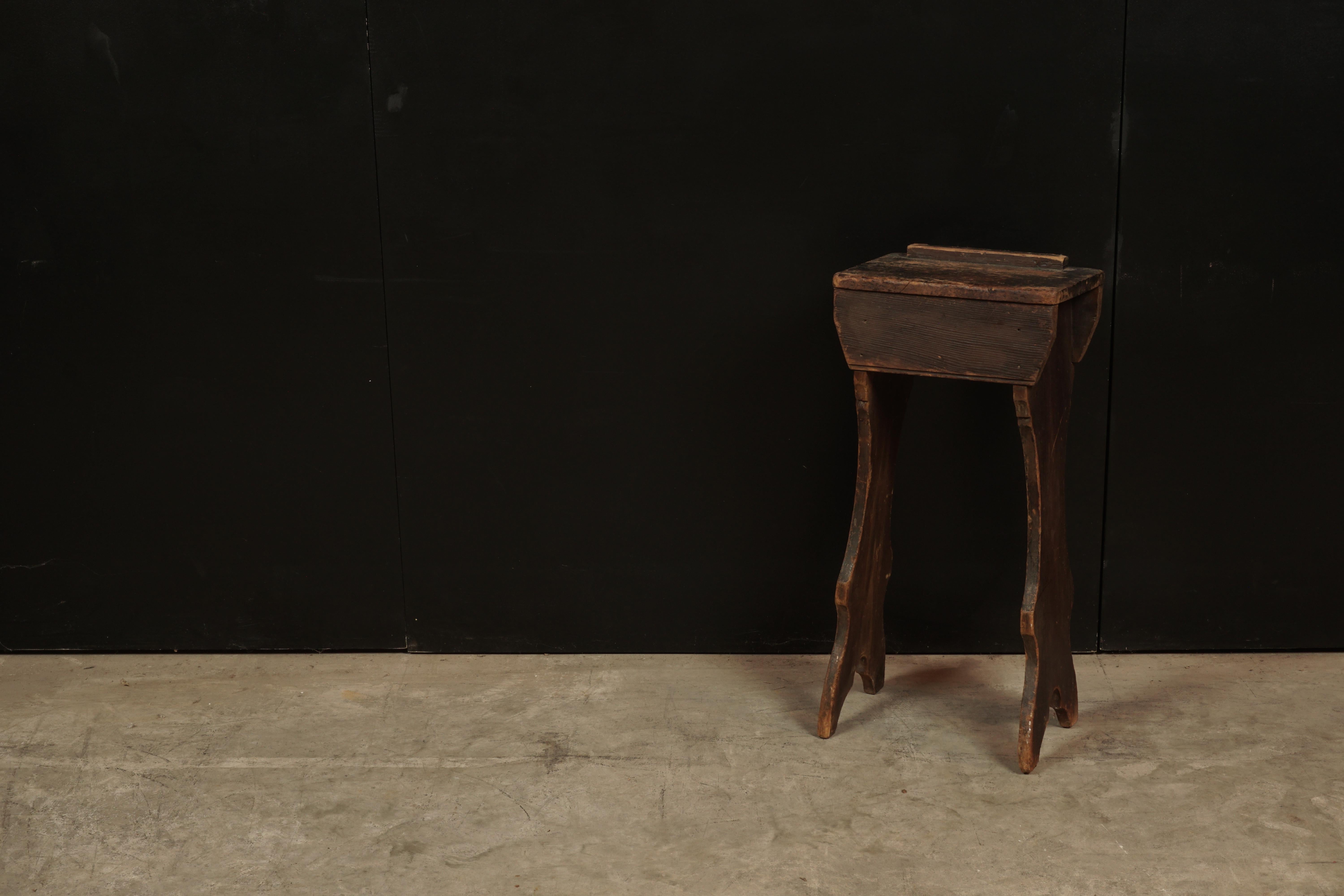 Primitive Side Table in Pine, circa 1900 1