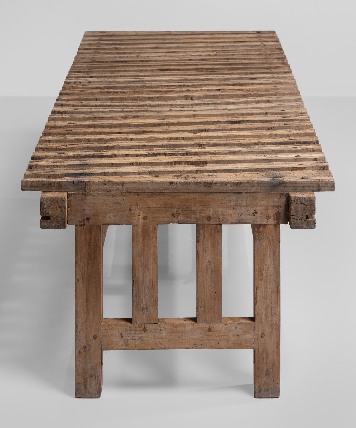 Primitive Slatted Coffee Table, Italy, circa 1890 In Good Condition In Culver City, CA