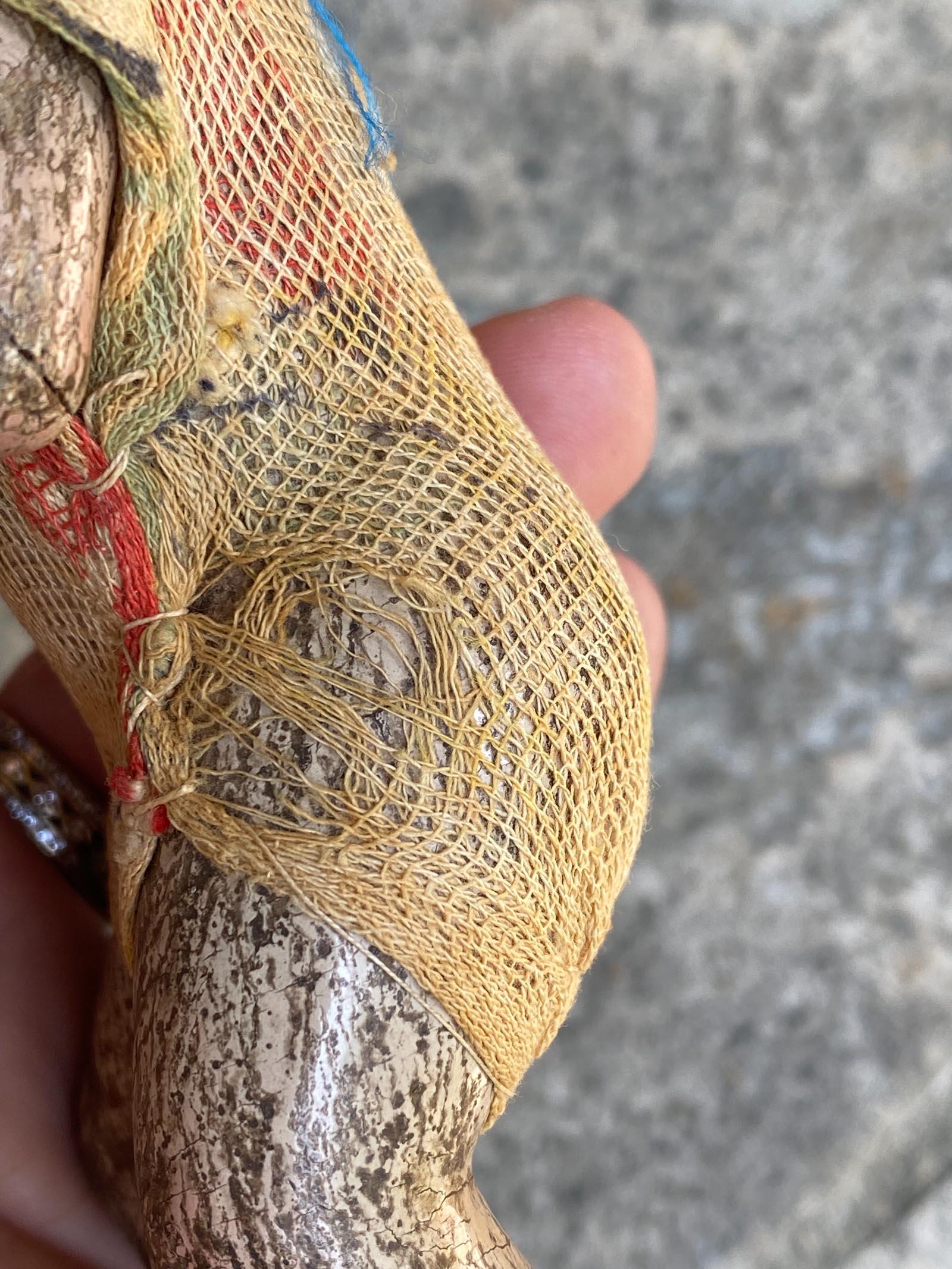 XIXe siècle Primitif Petit Coloni espagnol sur chaise en vente
