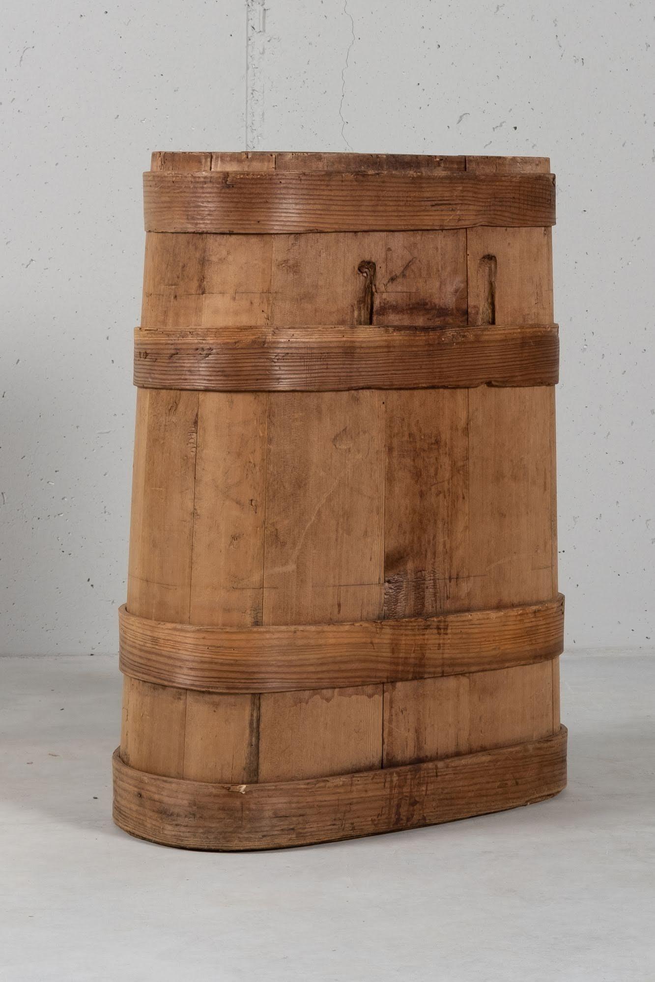 Italian Primitive Solid Spruce Bucket, Italy, circa 1800 For Sale
