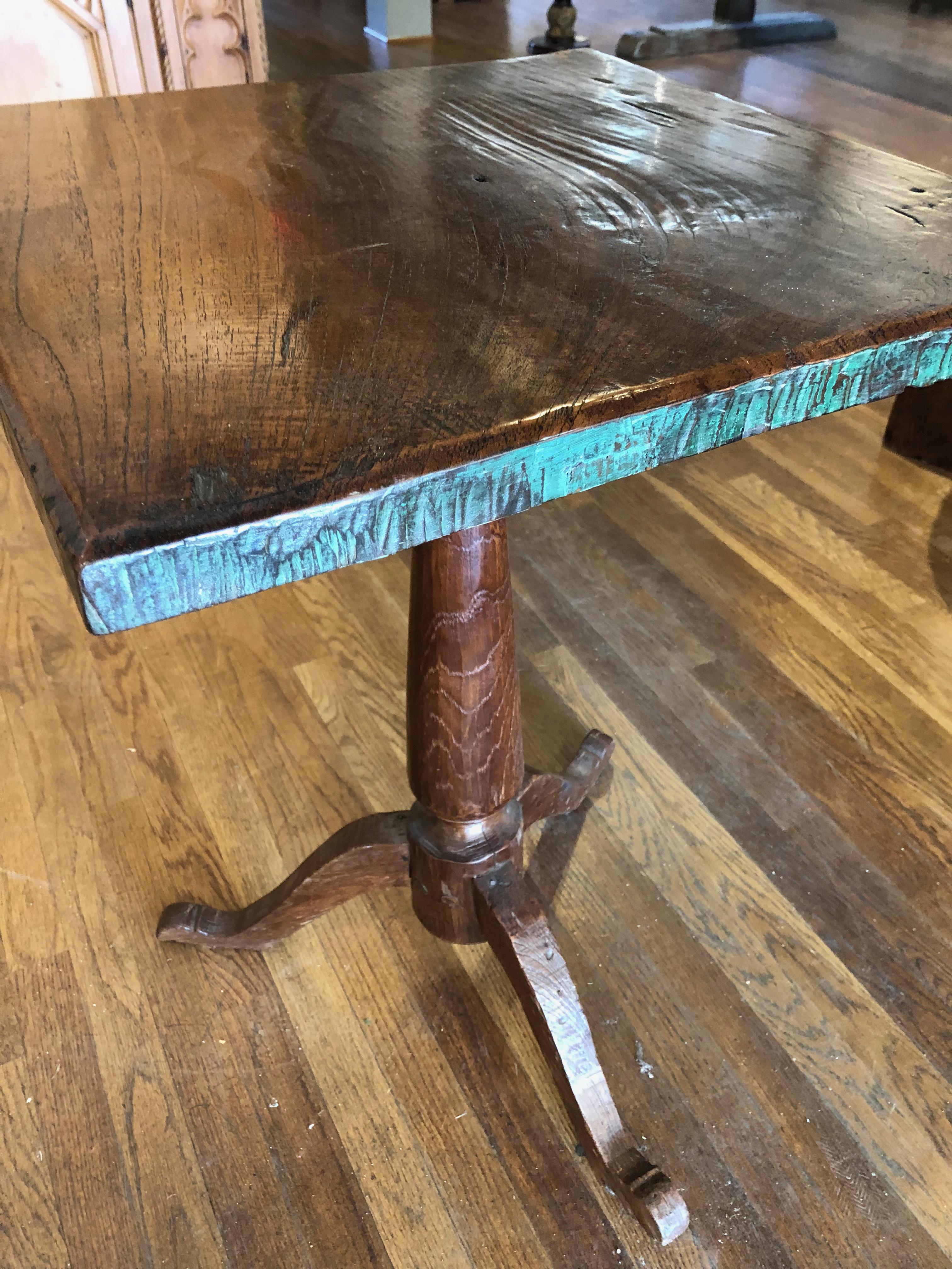 Primitive Square Side Table with Tripod Base In Good Condition In Middleburg, VA