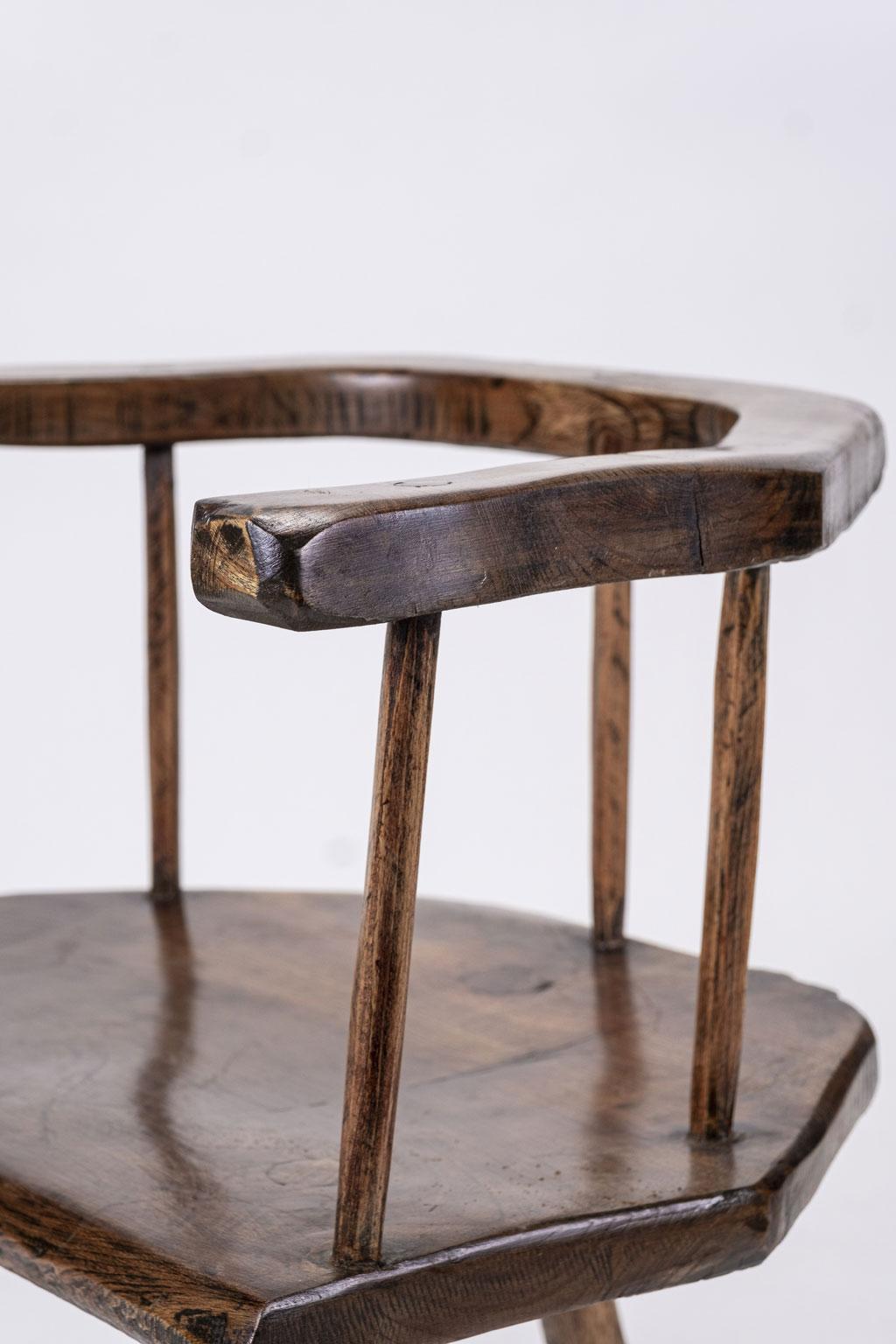 Primitive British Stick Chair Hand-Carved in Elm and Ash In Good Condition In Houston, TX